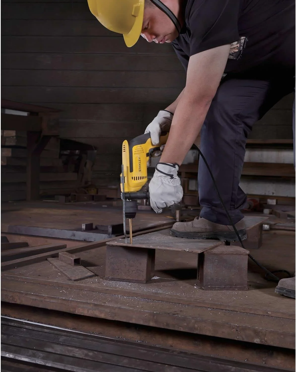 دریل چکشی استنلی، سیمی، 700 وات، 13 میلی متر + تراز لیزری خط قرمز Cubix + متر لیزری فاصله، 15 متر، Tlm50 - Sdh700Mea1-B5