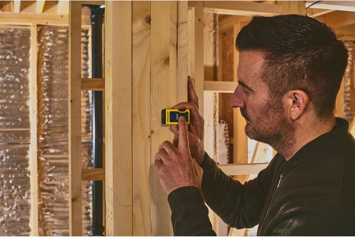 متر لیزری استنلی مدل TLM40، زرد/مشکی، STHT77666-0