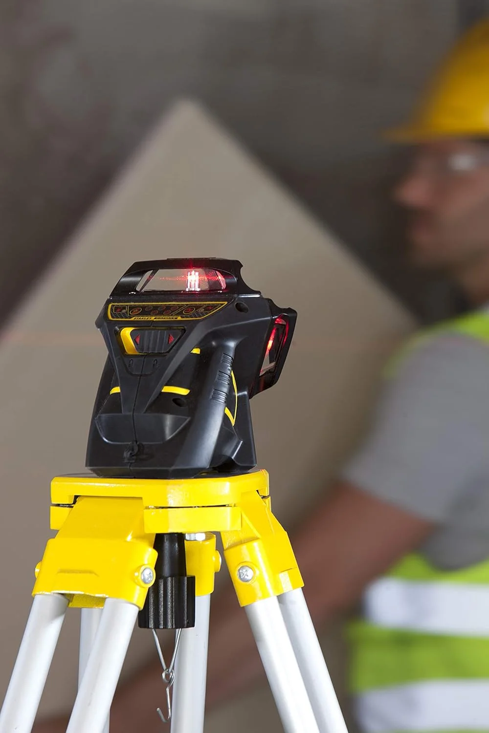 تراز لیزری چند خطی استنلی مدل Fmht1-77357 Fatmax X3R با پرتو قرمز 20/50 متری، مشکی