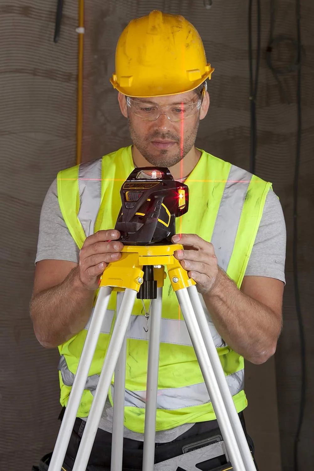 تراز لیزری چند خطی استنلی مدل Fmht1-77357 Fatmax X3R با پرتو قرمز 20/50 متری، مشکی