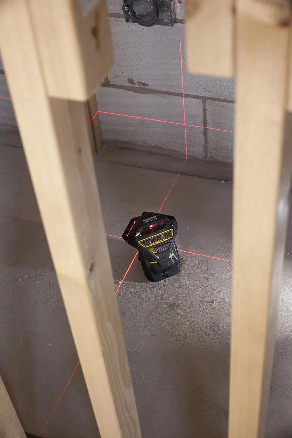 تراز لیزری چند خطی استنلی مدل Fmht1-77357 Fatmax X3R با پرتو قرمز 20/50 متری، مشکی