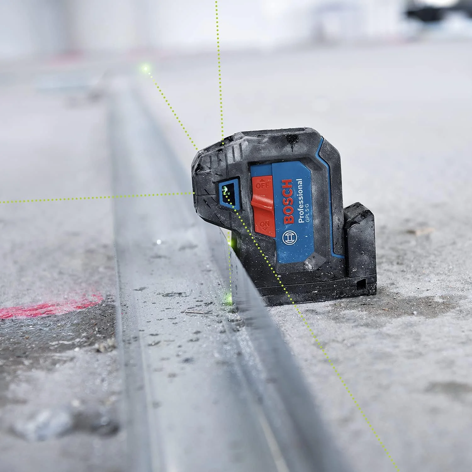 تراز لیزری 5 نقطه ای بوش مدل GPL 5 G Professional، لیزر سبز، 30 متر، IP 65، کلید دو حالته، پایه چرخشی یکپارچه، 0.35 کیلوگرم