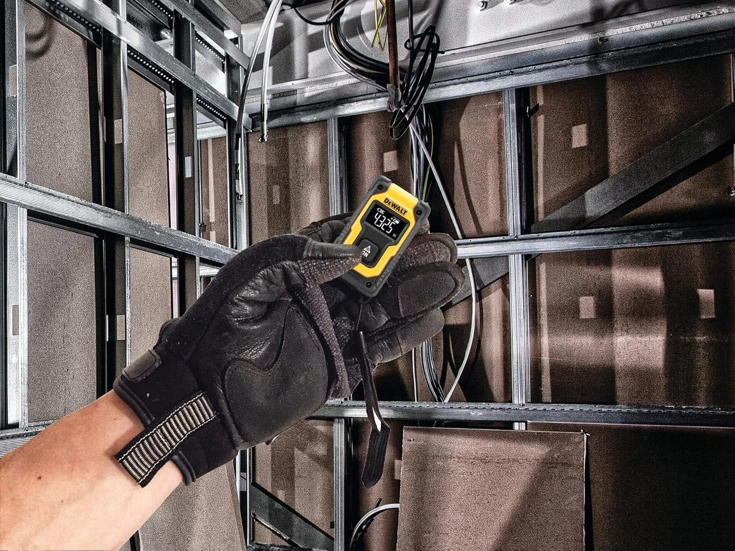 متر لیزری دیوالت مدل DW030PL-XJ