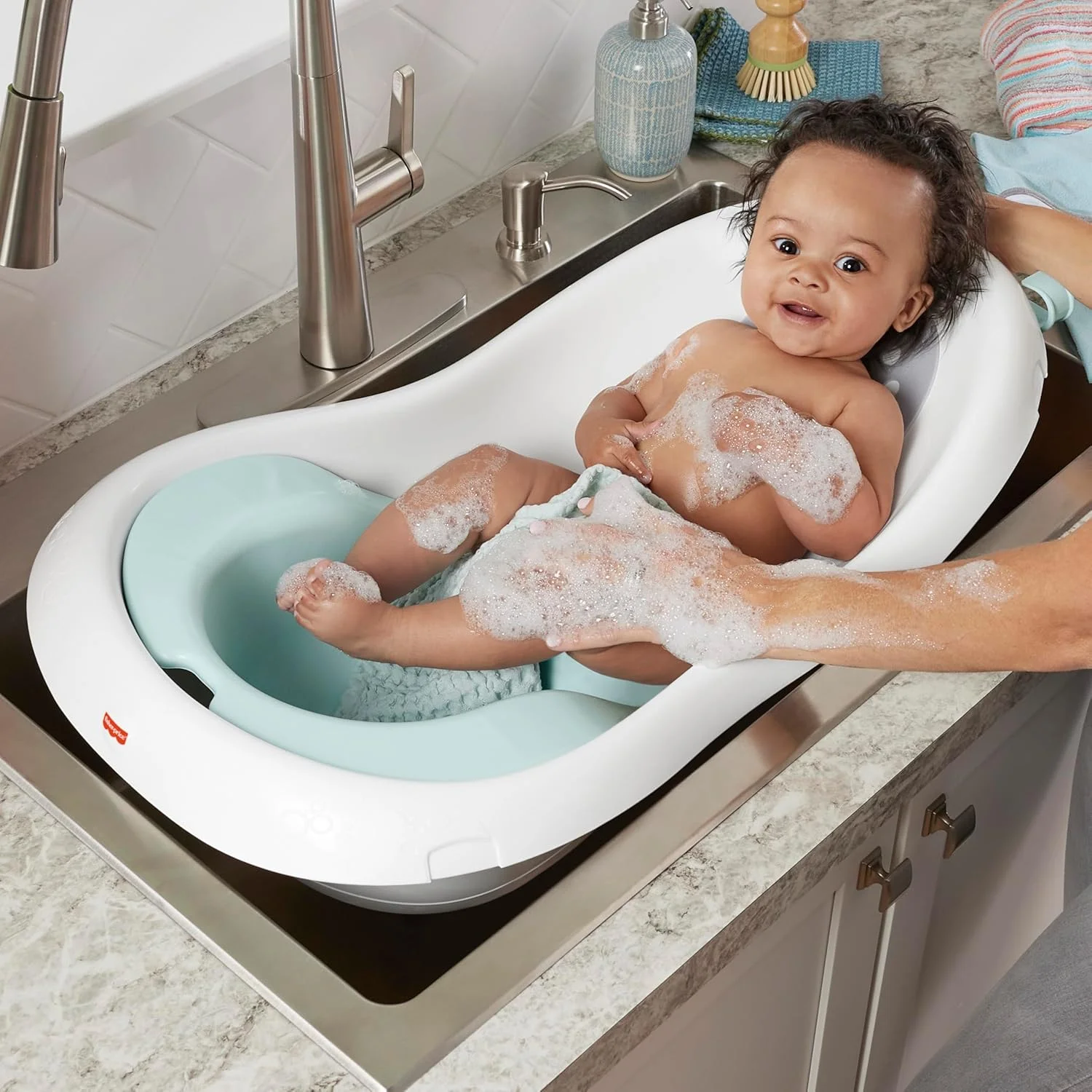 وان حمام کودک فیشر پرایس مدل Sling 'N Seat 4 در 1 با پشتیبانی نوزاد قابل جابجایی و 2 اسباب بازی، شکوفه های تابستانی