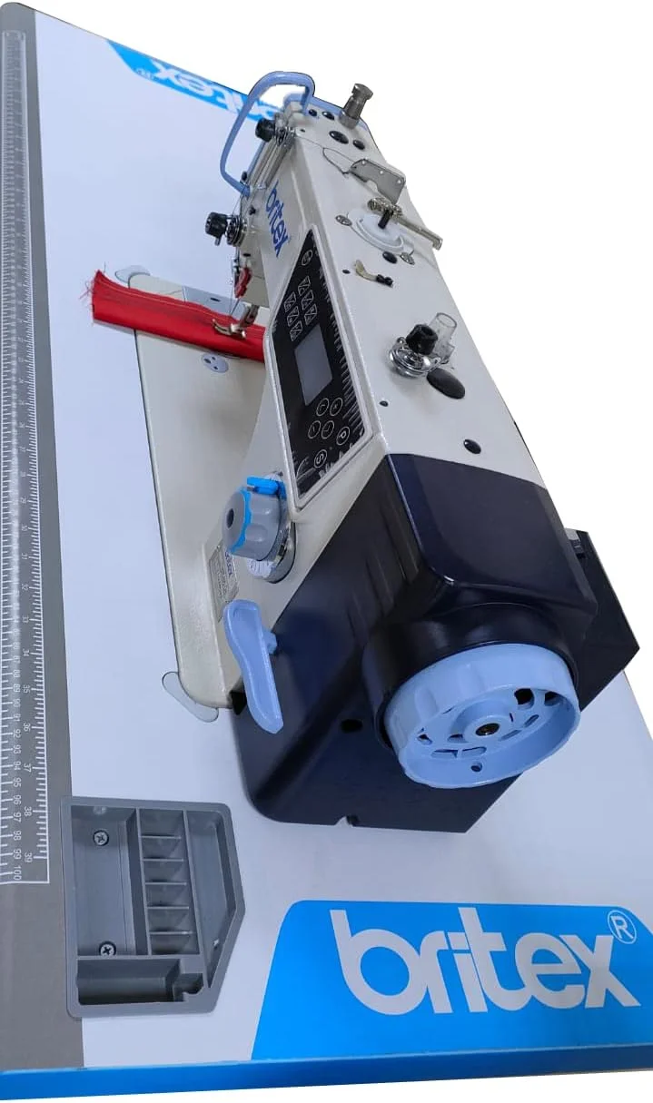 چرخ خیاطی صنعتی BRITEX BR-B6-D4، چرخ خیاطی قفل‌دوز مستقیم با سرعت بالا و موتور سروو 550 وات، نخ قطع کن خودکار، بالابر پایه خودکار، پس دوزی خودکار، همراه با میز و پایه