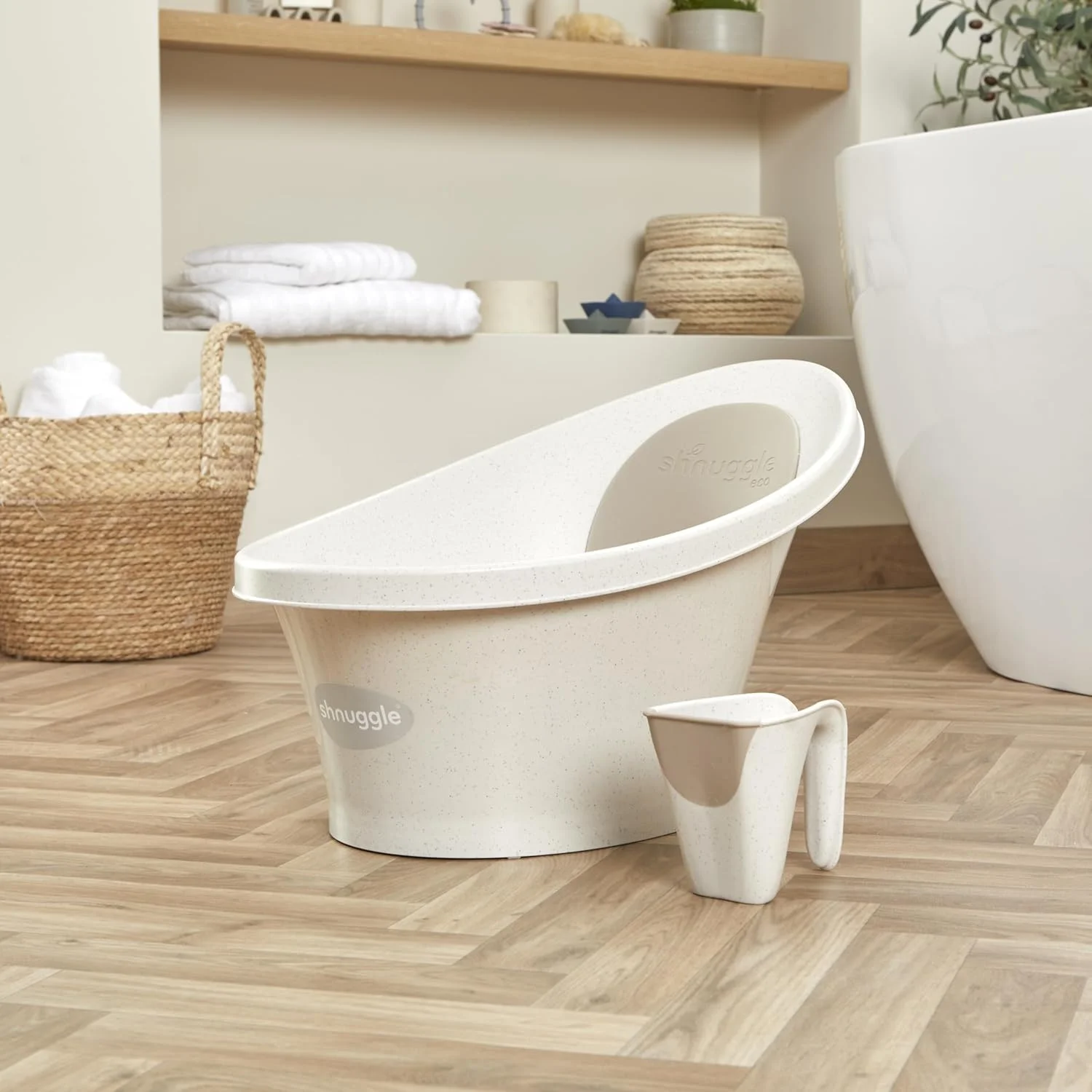 وان حمام نوزاد Shnuggle ECO | ساخته شده از مواد بازیافتی با برآمدگی تکیه گاه و پشتی نرم | مناسب از بدو تولد | دارای درپوش تخلیه آب | رنگ کوکی و کرم وان حمام نوزاد Shnuggle ECO | ساخته شده از مواد بازیافتی با برآمدگی تکیه گاه و پشتی نرم | مناسب از بدو تولد | دارای درپوش تخلیه آب | رنگ کوکی و کرم