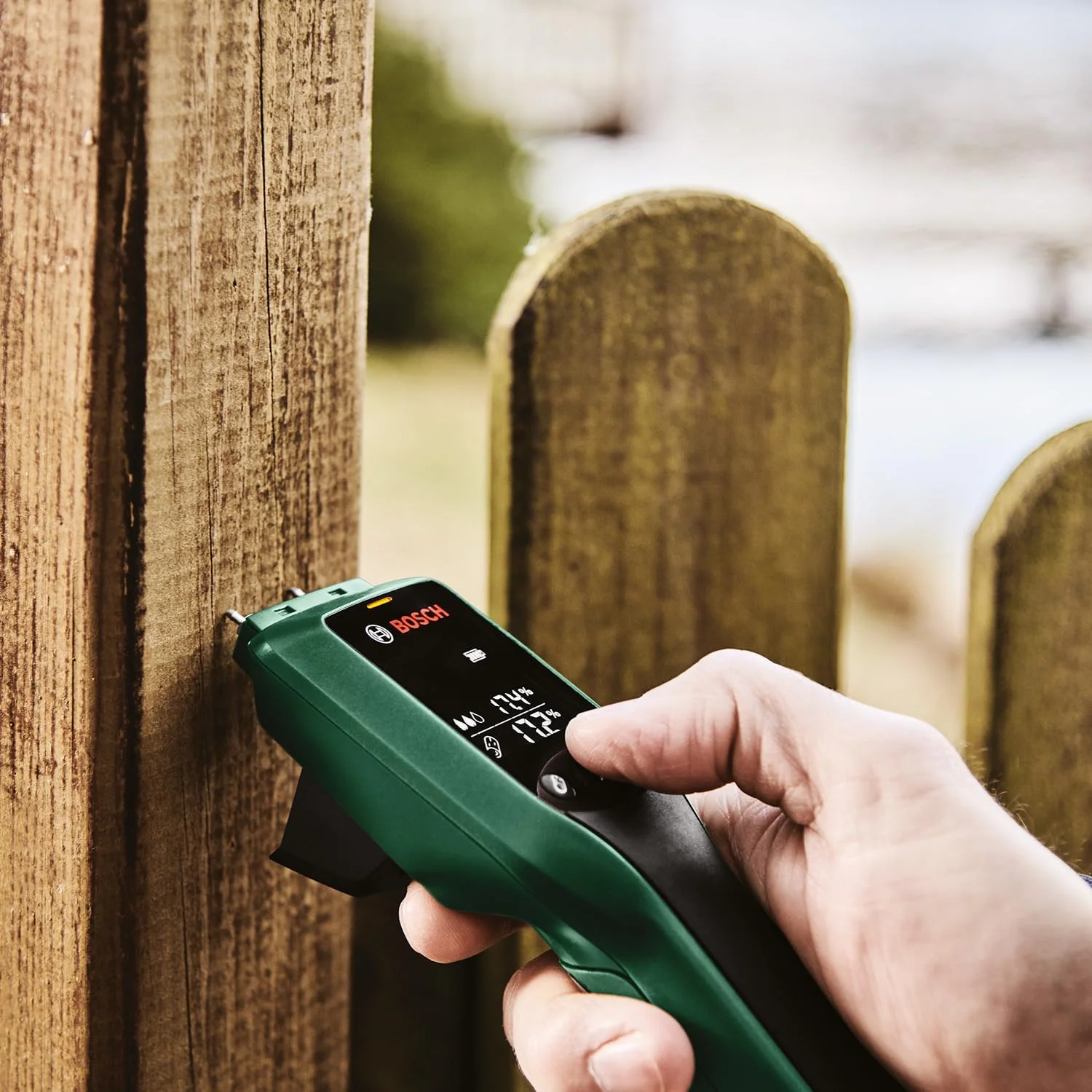 رطوبت سنج بوش مدل UniversalHumid (نتایج دقیق به لطف انتخاب گروه چوب و چراغ راهنمایی LED برای تفسیر آسان، در جعبه مقوایی تجارت الکترونیک)