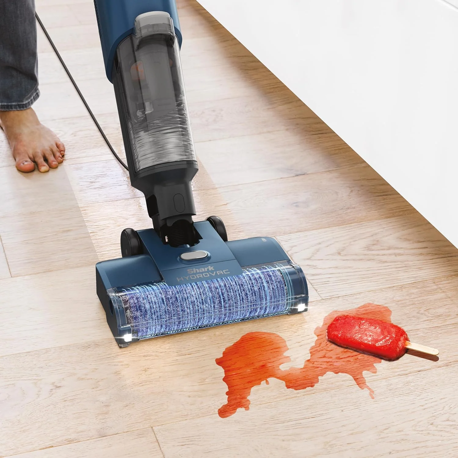 جاروبرقی و کف شوی شارژی Shark HydroVac با برس ضد میکروبی، خنثی کننده بوی مایع چند سطحی و کابل 25 فوتی، خود تمیز شونده، مرطوب و خشک، سرمه ای WD100EU جاروبرقی و کف شوی شارژی Shark HydroVac با برس ضد میکروبی، خنثی کننده بوی مایع چند سطحی و کابل 25 فوتی، خود تمیز شونده، مرطوب و خشک، سرمه ای WD100EU