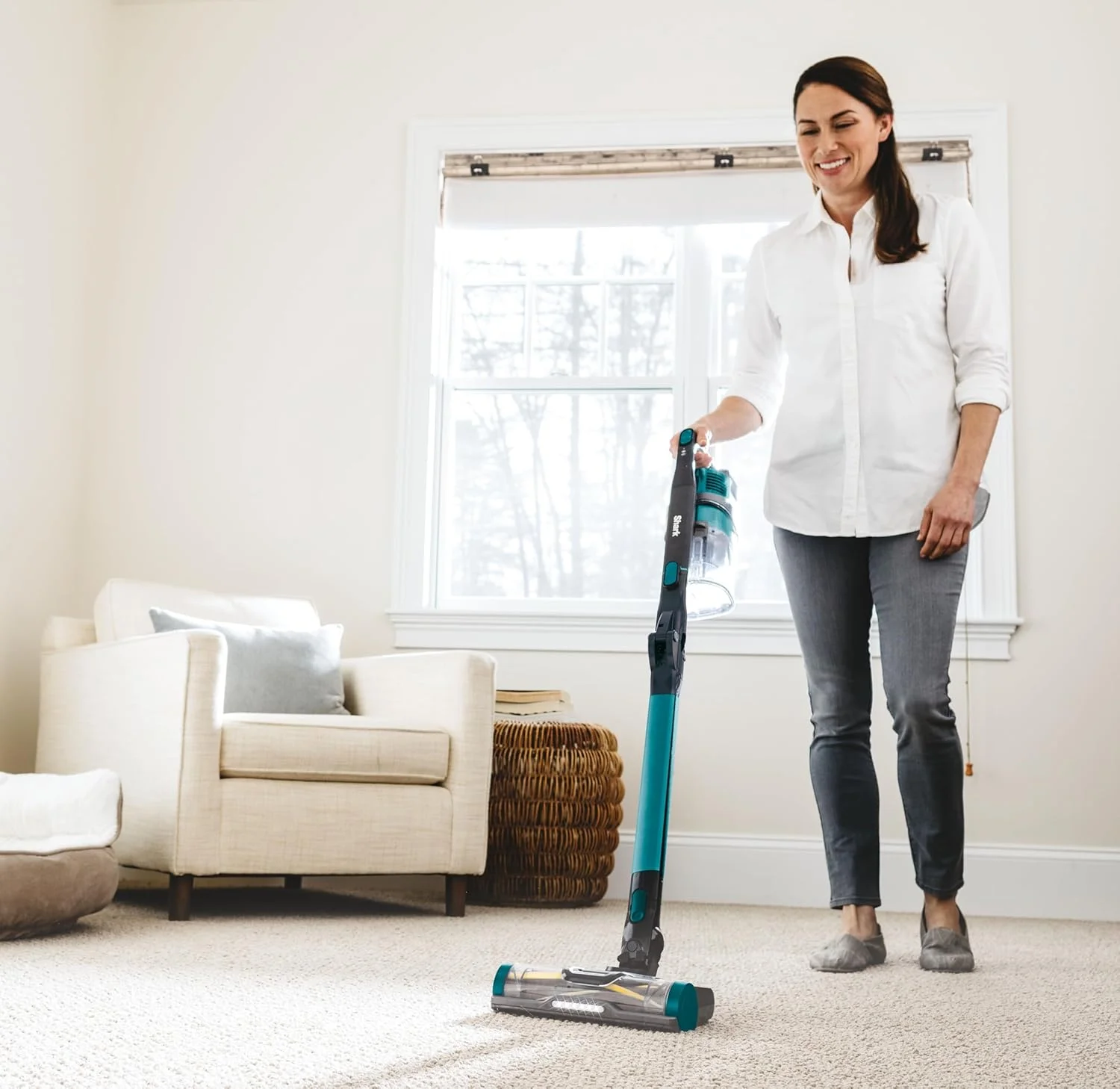 جاروبرقی عصایی شارژی Shark با فناوری Flex، ضد گره خوردگی مو، مناسب فرش و سطوح سخت، جاروبرقی ضد آلرژی، آبی طاووسی/خاکستری زغالی، IZ102ME جاروبرقی عصایی شارژی Shark با فناوری Flex، ضد گره خوردگی مو، مناسب فرش و سطوح سخت، جاروبرقی ضد آلرژی، آبی طاووسی/خاکستری زغالی، IZ102ME