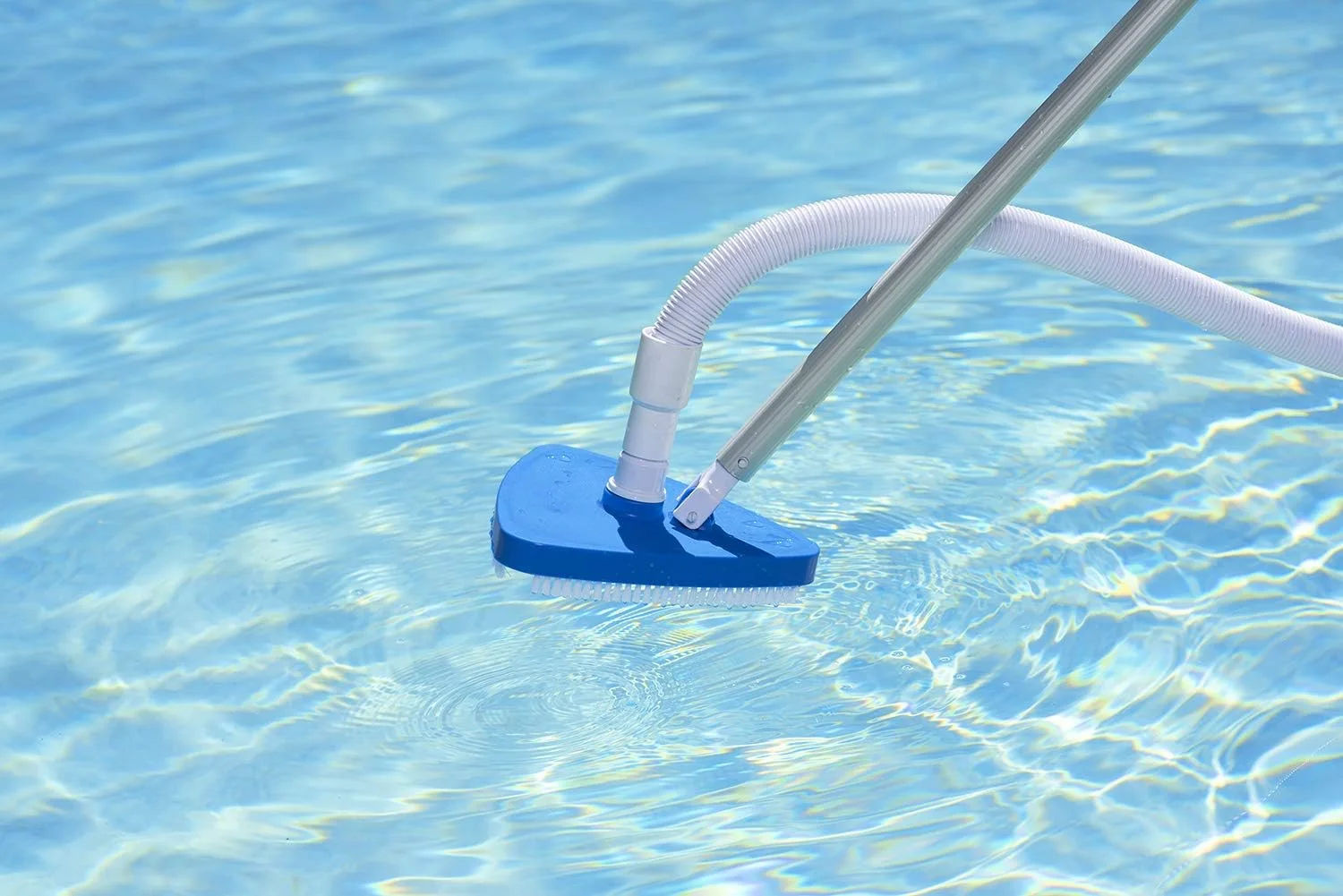 جاروبرقی استخری مثلثی Poolmaster 18510 مناسب برای استخرهای با روکش وینیل، مجموعه Essential، خنثی، متوسط