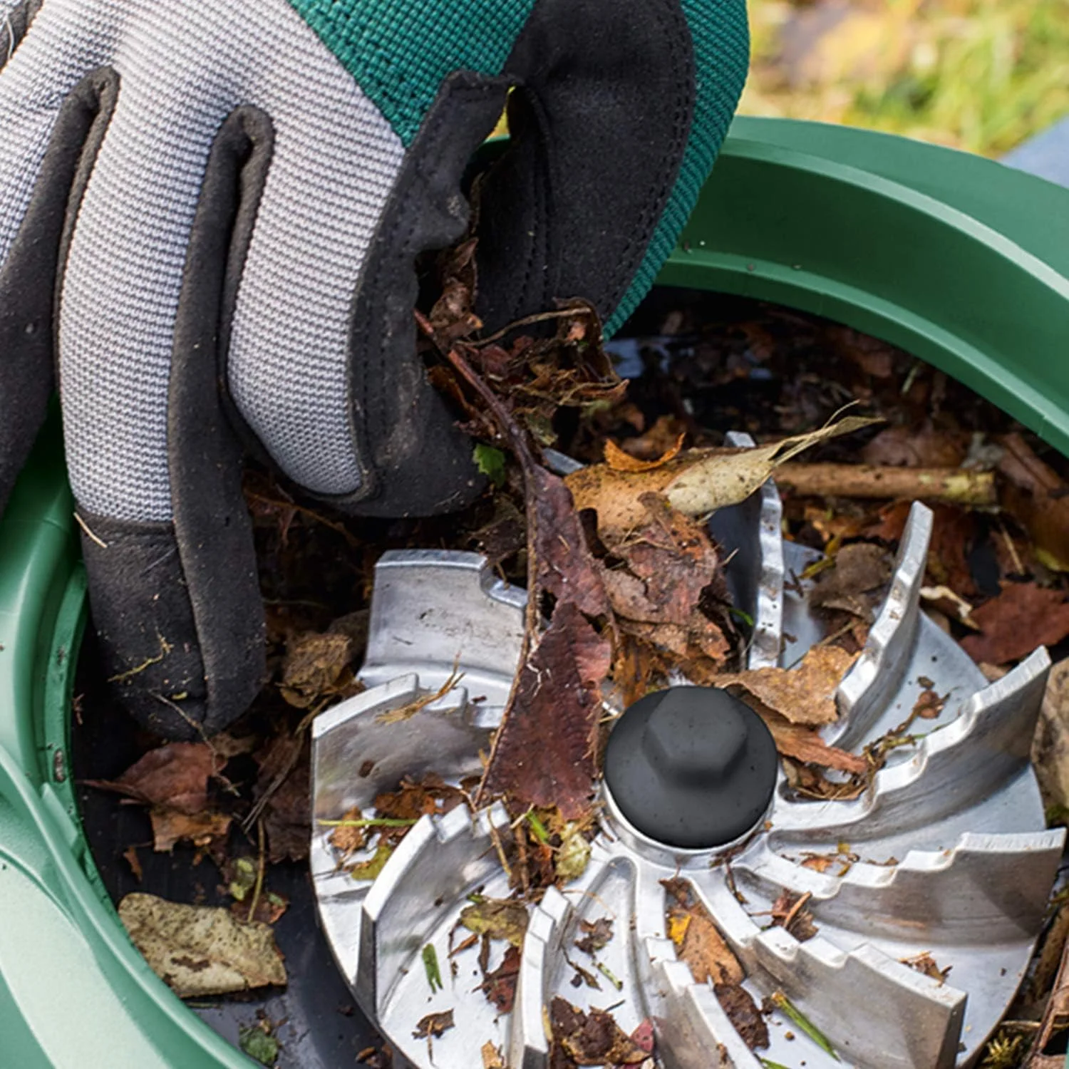 دمنده و مکنده برقی برگ بوش مدل UniversalGardenTidy 3000 (3000 وات، کیسه جمع آوری 50 لیتری، سرعت متغیر، برای دمیدن، مکش و خرد کردن برگ ها، بسته بندی کارتنی)