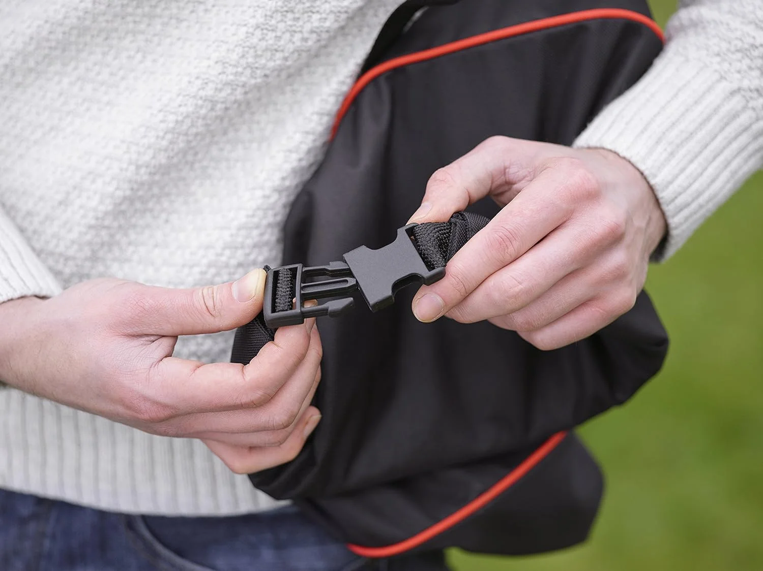 کوله پشتی جمع آوری برگ Black & Decker (شامل شلنگ مکش انعطاف پذیر، ظرفیت 72 لیتر، سازگار با مدل های زیر: GW2810, GW2838, GW3030, GW3031BP, GW3050) GWBP1