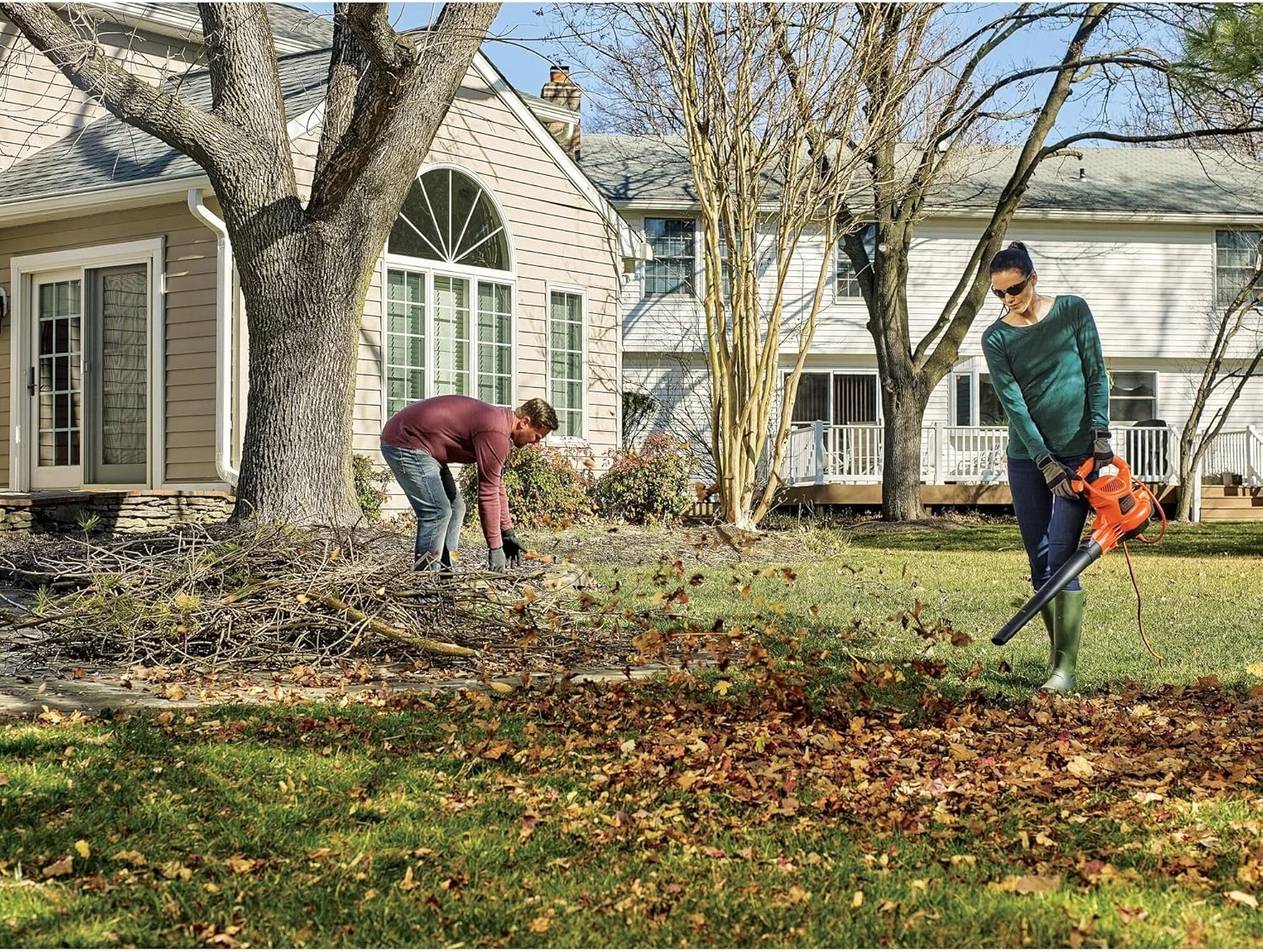 دستگاه دمنده، مکنده و خردکن برگ برقی 3 در 1 بلک اند دکر (BEBL7000)