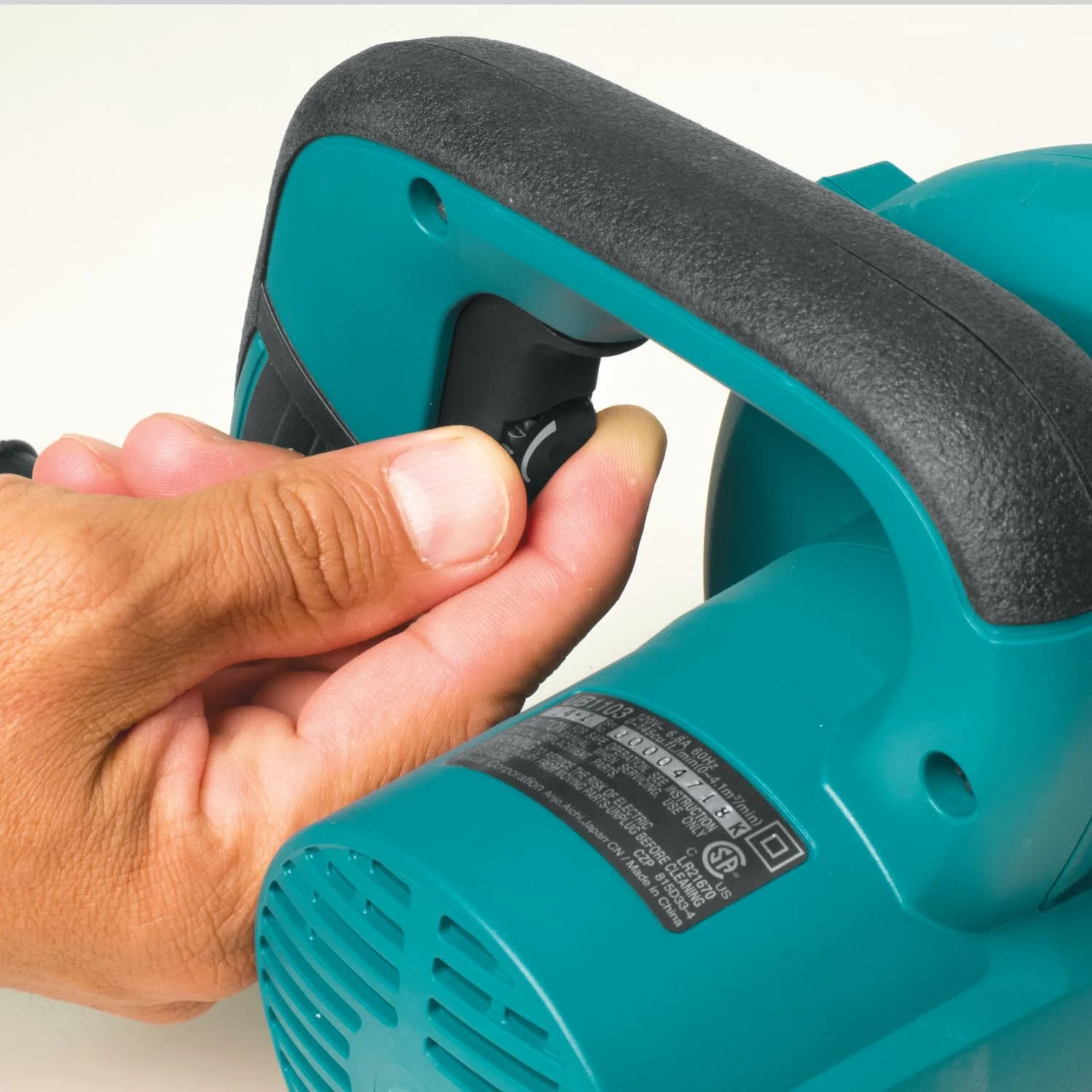 دمنده هوای برقی ماکیتا مدل UB1103 به همراه کیسه گرد و غبار، 600 وات