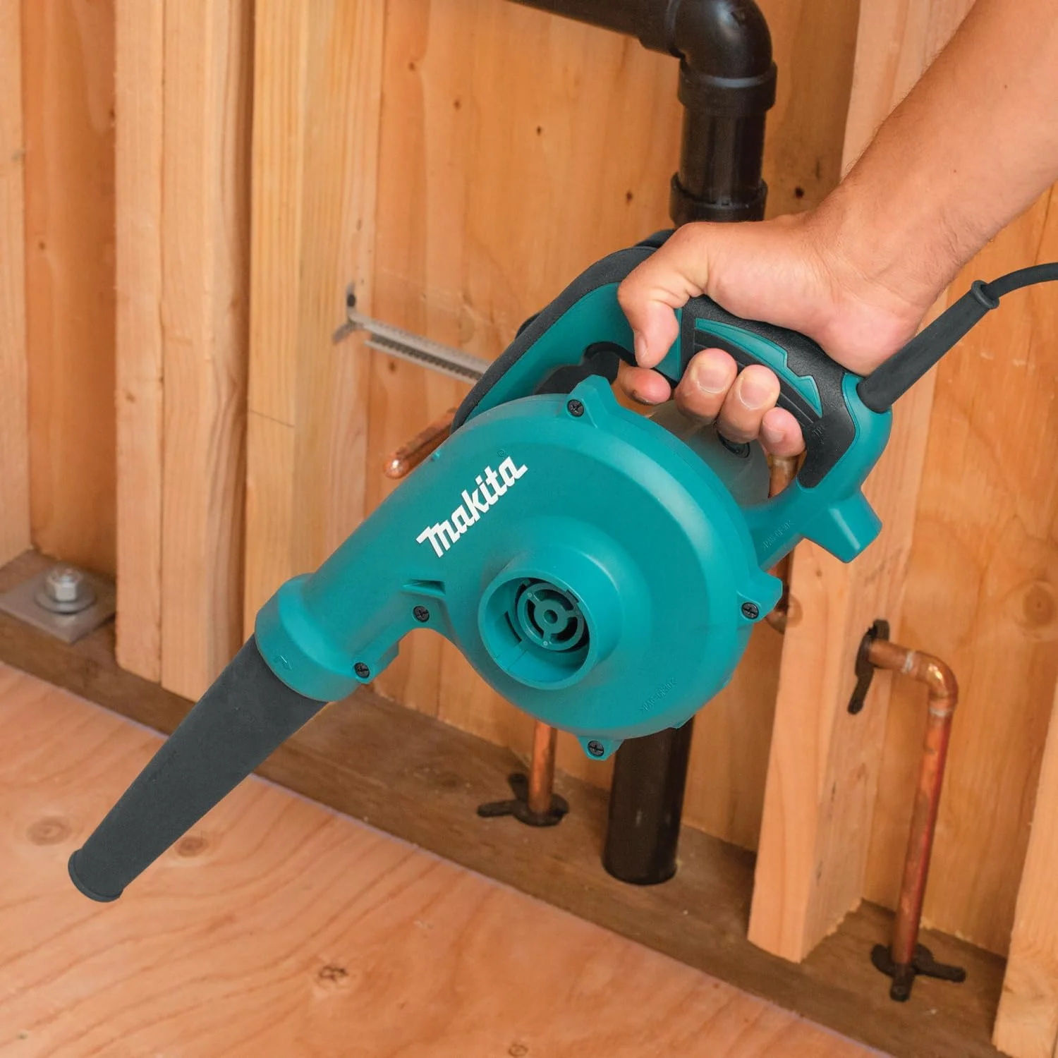 دمنده هوای برقی ماکیتا مدل UB1103 به همراه کیسه گرد و غبار، 600 وات