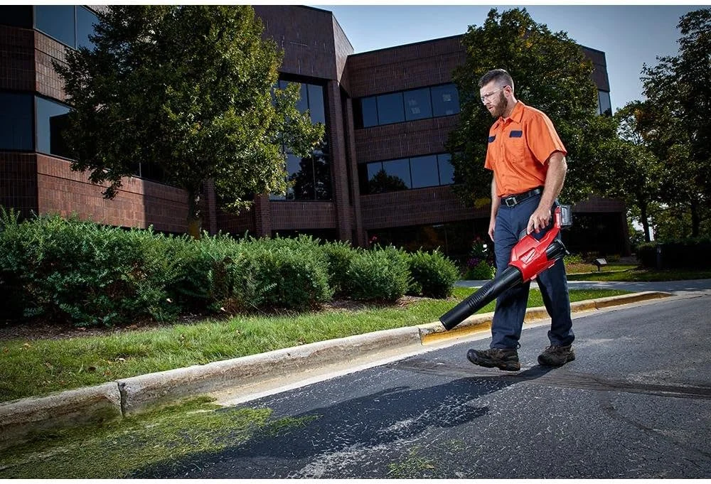 دمنده دستی شارژی M18 FUEL میلواکی، 120 مایل در ساعت، 450 CFM، 18 ولت، لیتیوم یون، براشلس (باتری جداگانه به فروش می رسد)