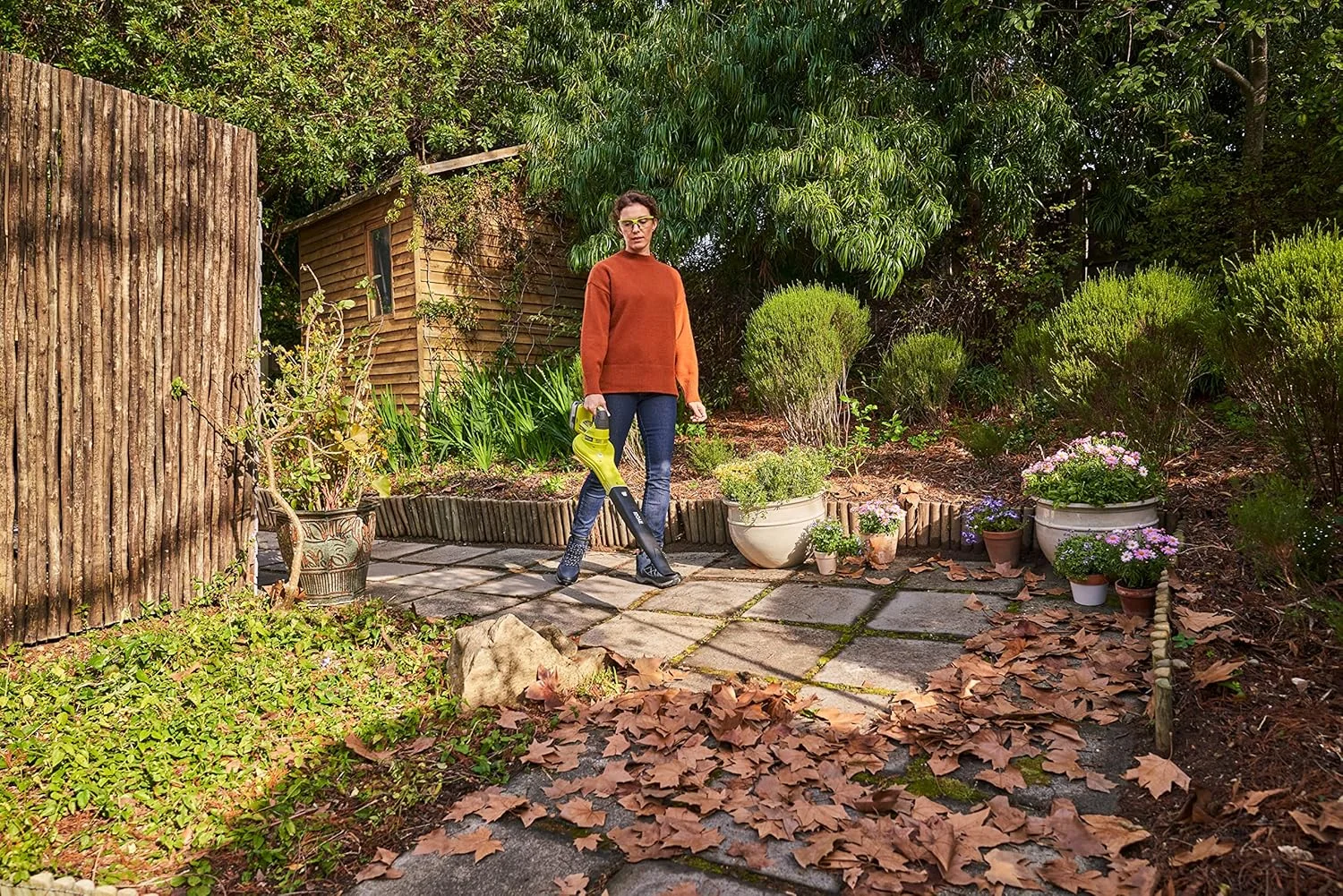 دمنده باتری خور ریوبی مدل OBL1820S، 18 ولت ONE+، سرعت 245 کیلومتر بر ساعت، 2.6 متر مکعب بر دقیقه (فقط بدنه) دمنده باتری خور ریوبی مدل OBL1820S، 18 ولت ONE+، سرعت 245 کیلومتر بر ساعت، 2.6 متر مکعب بر دقیقه (فقط بدنه)