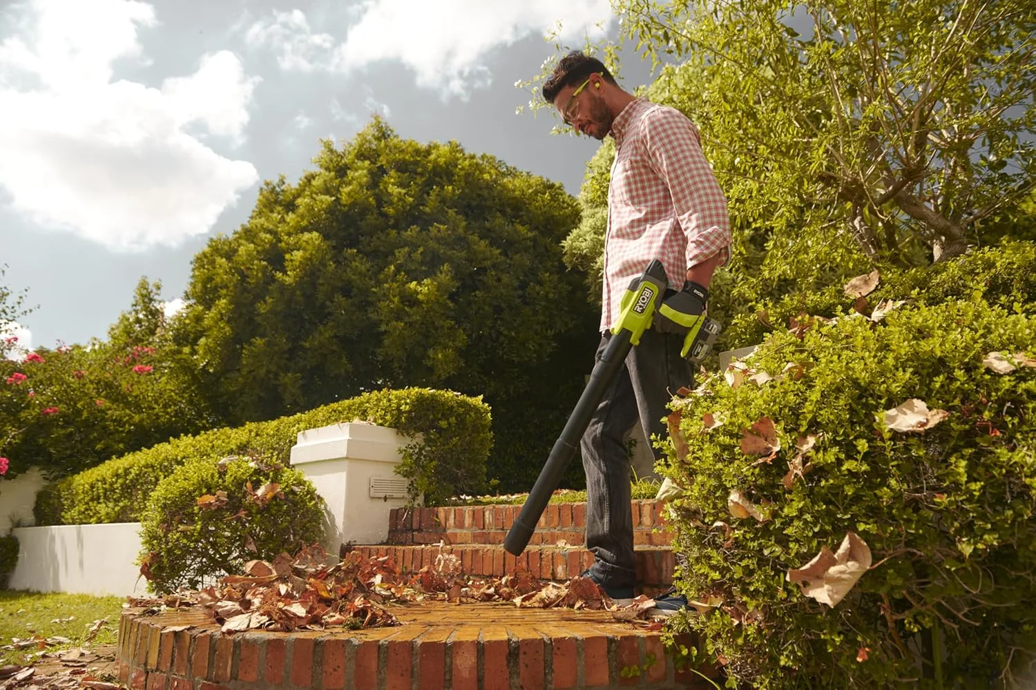 دمنده جمع و جور براشلس 18 ولت Ryobi RY18BLCXA-0 ONE+ (باتری و شارژر شامل نمی شود)