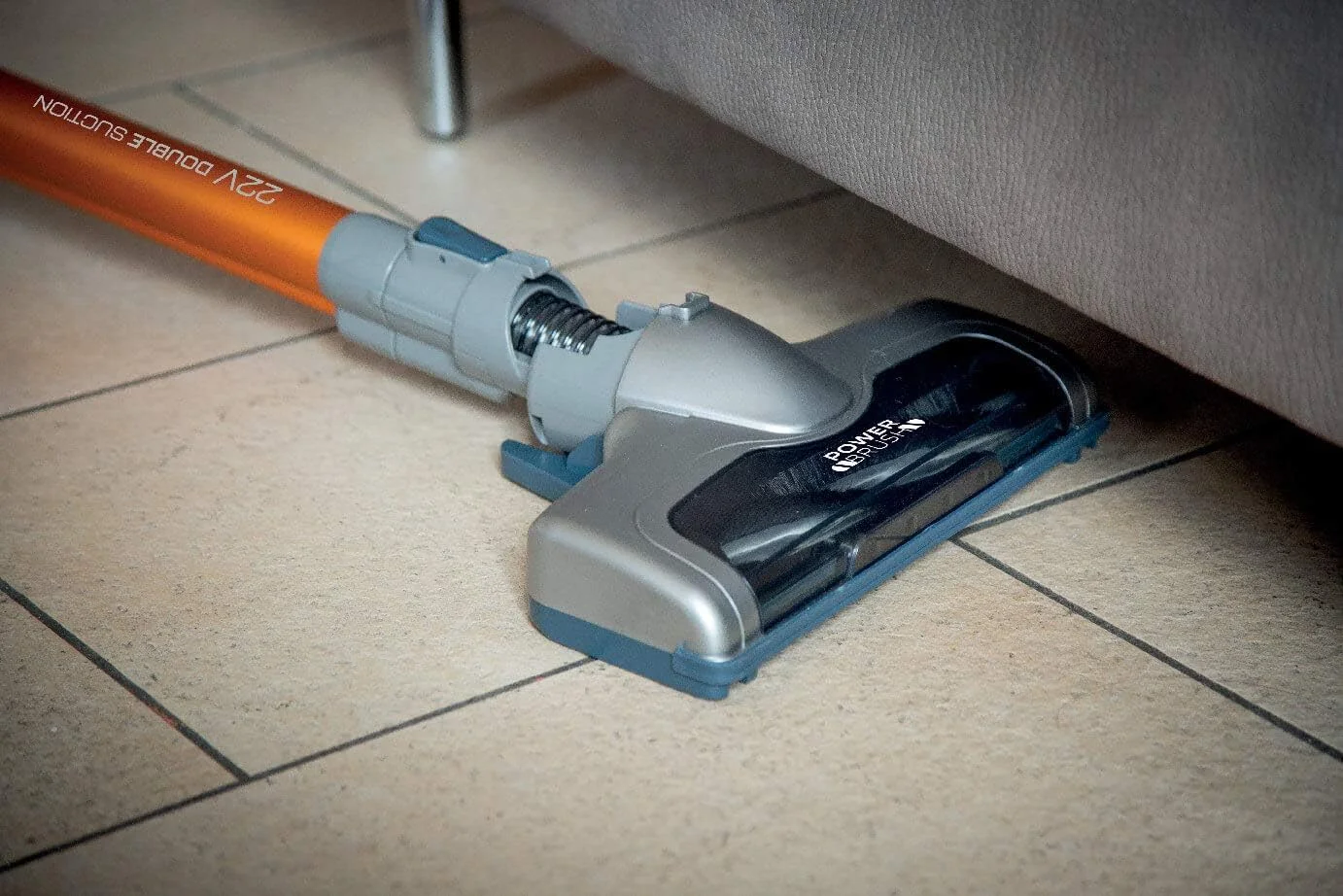 جارو برقی عصایی و جاروبرقی دستی شارژی آریته 2723 با موتور دیجیتال، آلومینیومی، نارنجی، 200 وات، 1 لیتر