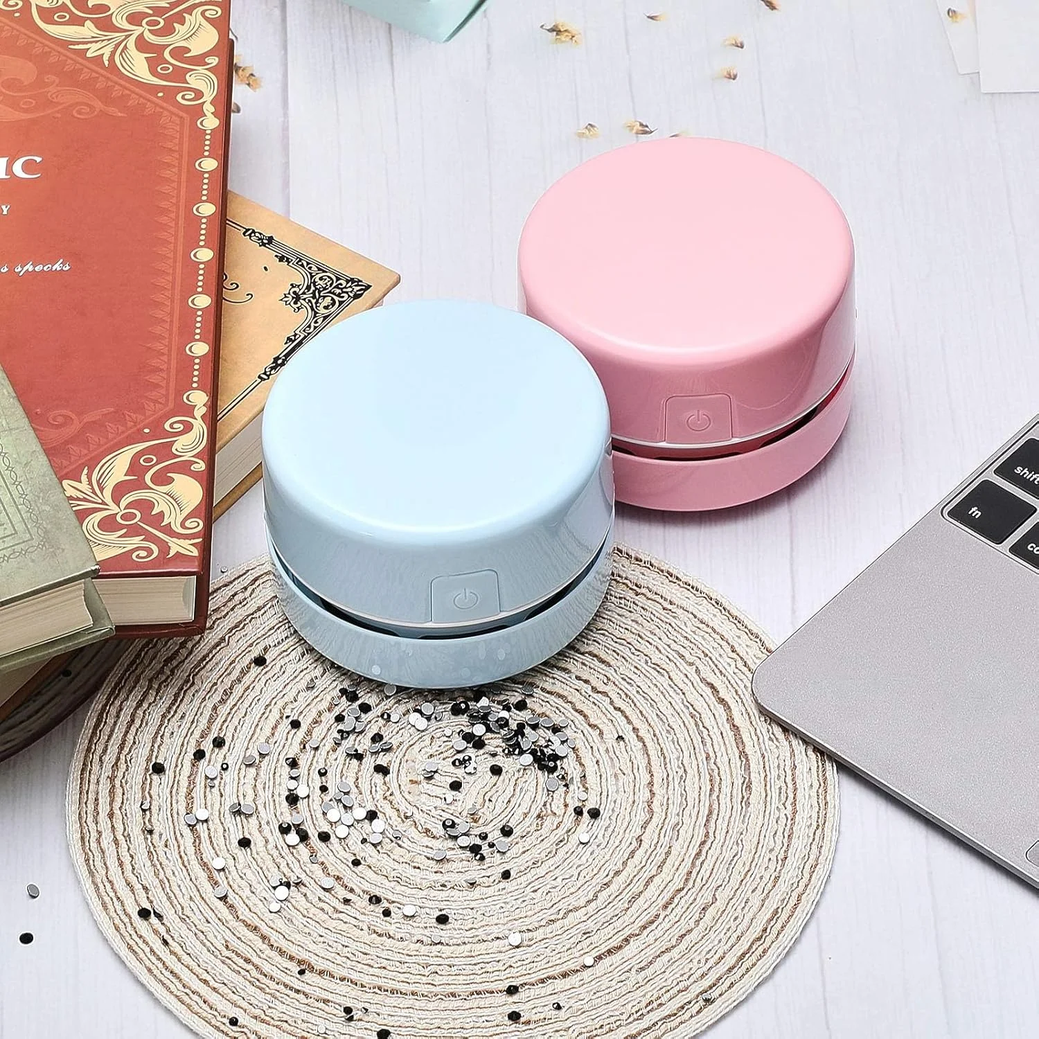 جاروبرقی کوچک نالاکال، جارو برقی رومیزی قابل حمل، تمیز کننده چند منظوره بی سیم برای خانه، دفتر، ماشین، میز (8 x 6 سانتی متر) جاروبرقی کوچک نالاکال، جارو برقی رومیزی قابل حمل، تمیز کننده چند منظوره بی سیم برای خانه، دفتر، ماشین، میز (8 x 6 سانتی متر)