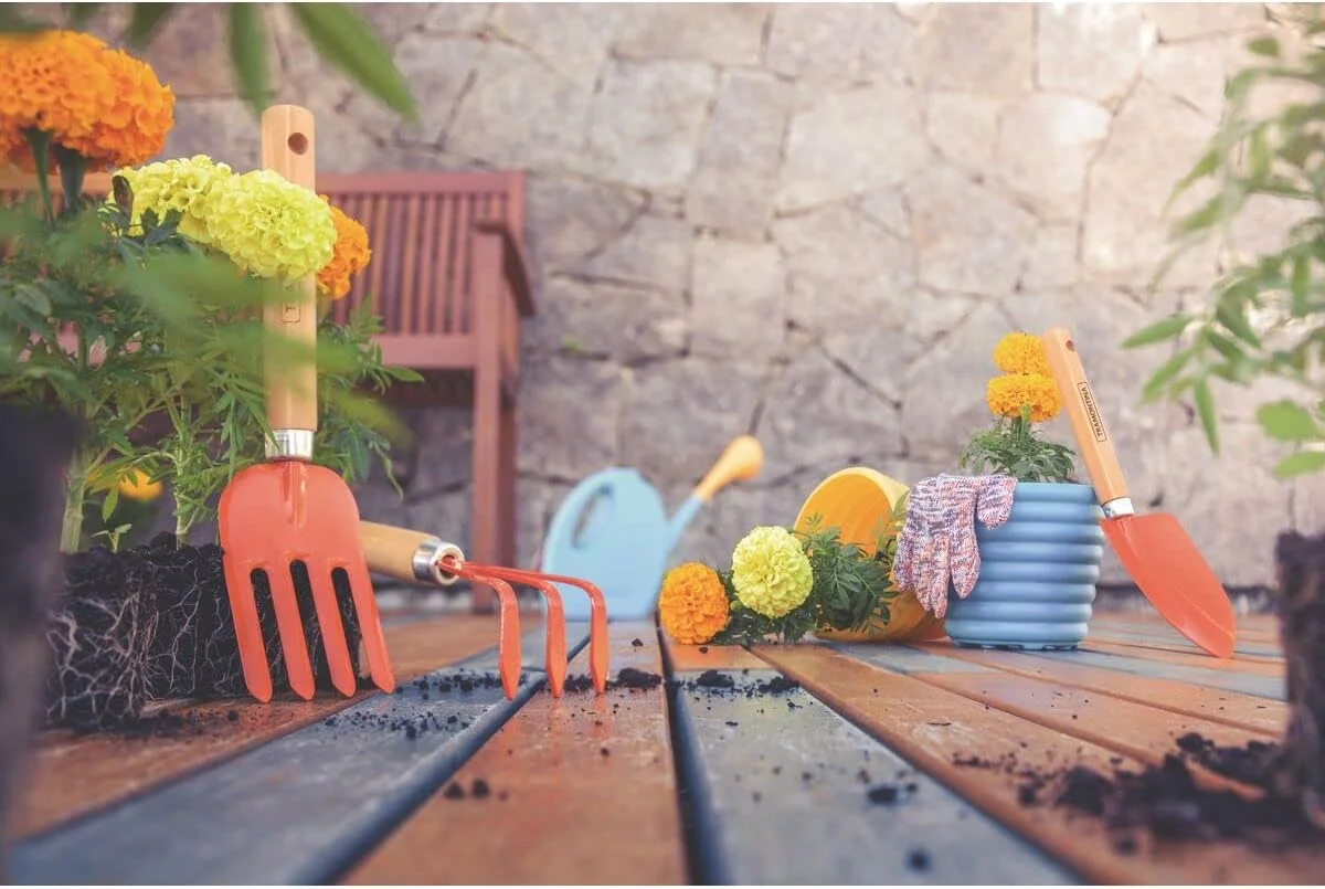 ست ابزار باغبانی 3 تکه ترامونتینا با فولاد کربنی ویژه و دسته چوبی شامل بیلچه باغبانی + کولتیواتور 3 دندانه + چنگال باغبانی 4 دندانه 78100801