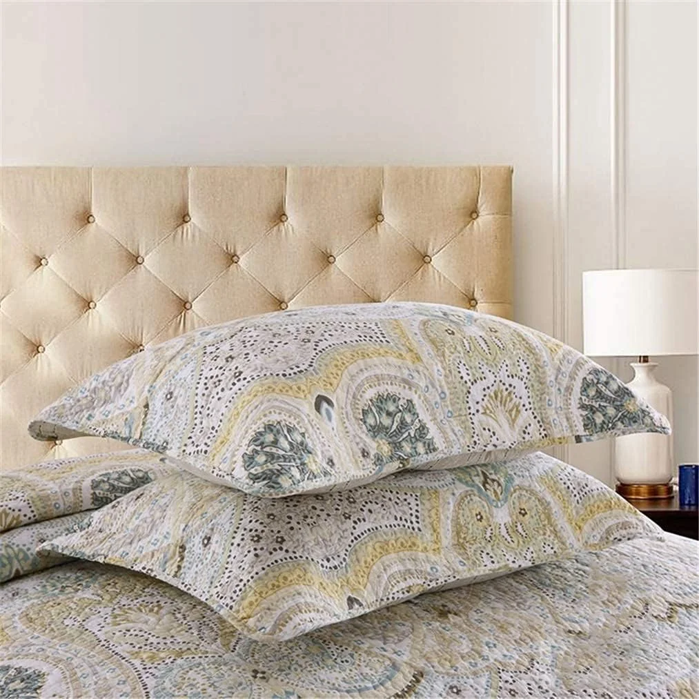 ست روتختی سه تکه طرح تکه دوزی گلدوزی شده 230x250 سانتی متر، لحاف پنبه ای به همراه روبالشتی، مناسب تخت دو نفره و کینگ سایز به همراه 2 عدد کوسن