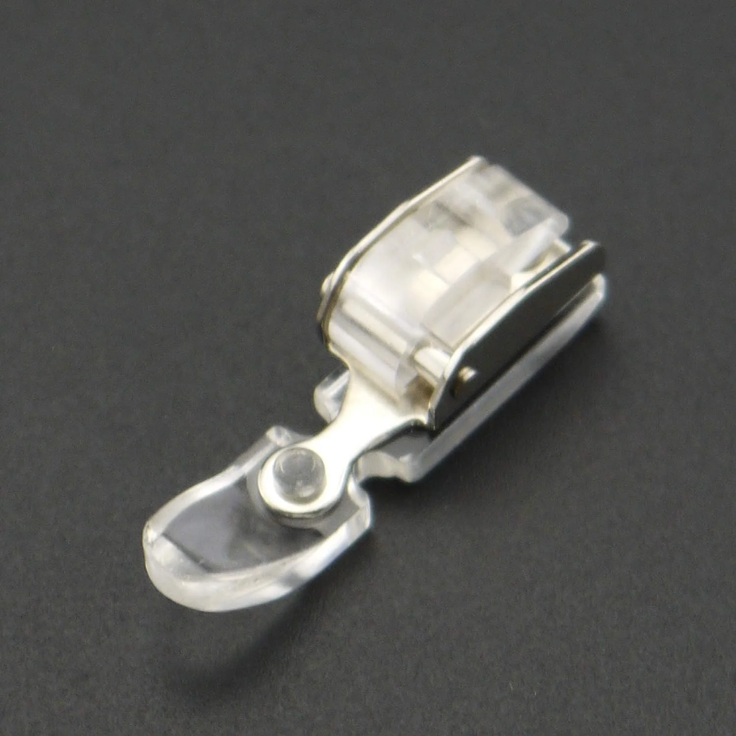 پایه زیپ دوزی باریک پلاستیکی DreamStitch 507836 مناسب برای چرخ خیاطی سینگر - 507836