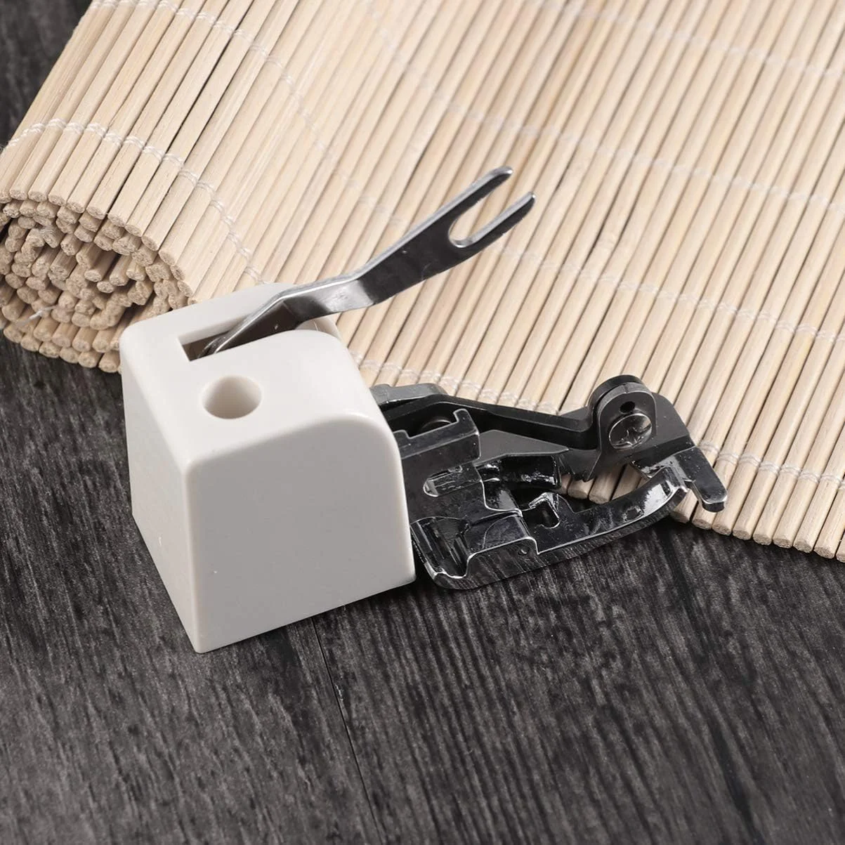 پایه های فشاری چرخ خیاطی، پایه فشاری قفل شونده، لوازم جانبی چرخ خیاطی خانگی پایه های فشاری چرخ خیاطی، پایه فشاری قفل شونده، لوازم جانبی چرخ خیاطی خانگی