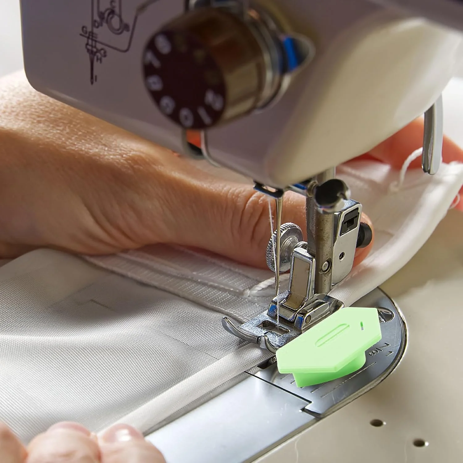 راهنمای درز مغناطیسی QINGYIWL بسته 2 عددی برای چرخ خیاطی، راهنمای درز مغناطیسی با مقیاس، لوازم جانبی خیاطی برای چرخ خیاطی