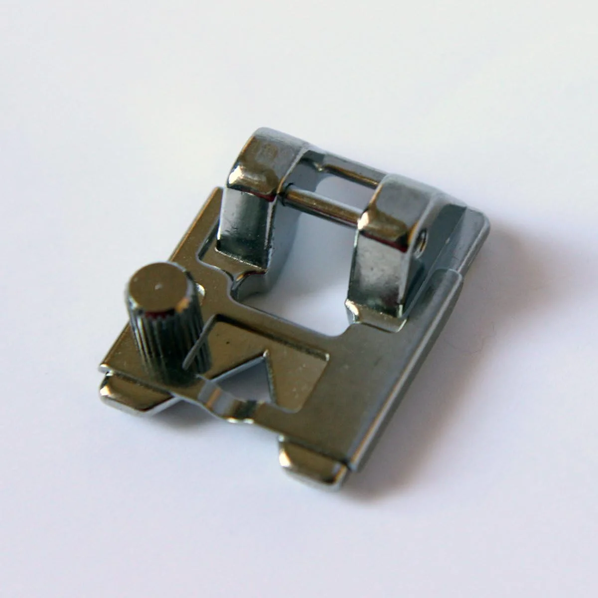 پایه دوخت نوار تزیینی ThreadNanny - مناسب برای تمامی چرخ خیاطی های پایه کوتاه Singer*، Brother، Babylock، Euro-Pro، Janome، Kenmore، White، Juki، New Home، Simplicity، Elna پایه دوخت نوار تزیینی ThreadNanny - مناسب برای تمامی چرخ خیاطی های پایه کوتاه Singer*، Brother، Babylock، Euro-Pro، Janome، Kenmore، White، Juki، New Home، Simplicity، Elna