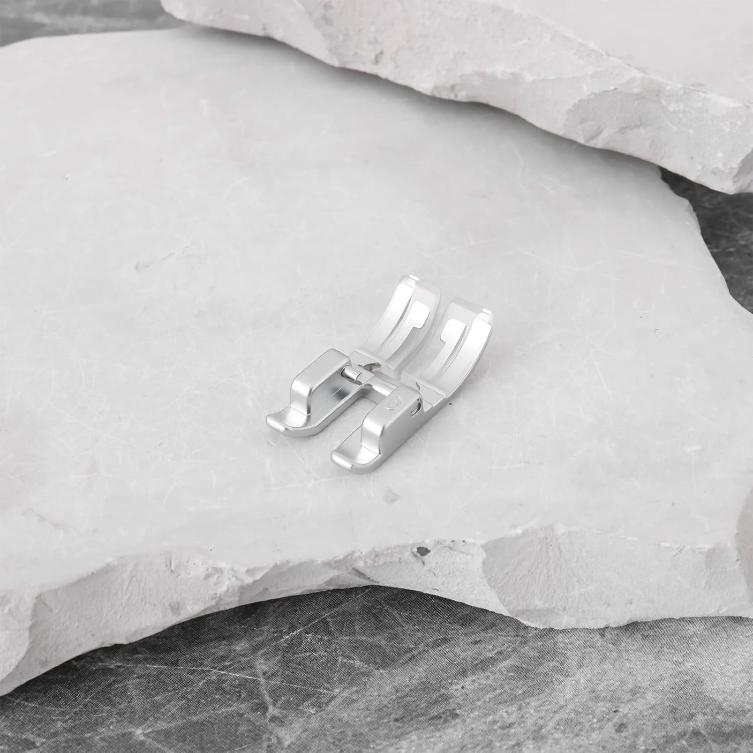 پایه زیگزاگ چرخ خیاطی VGOL 6 میلی متری سازگار با مدل های PFAFF دارای IDT، 2 عدد پایه زیگزاگ چرخ خیاطی VGOL 6 میلی متری سازگار با مدل های PFAFF دارای IDT، 2 عدد