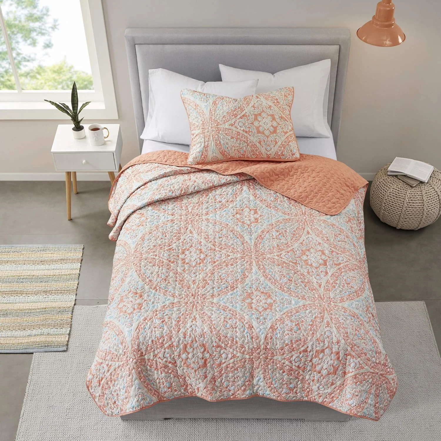 ست لحاف دو رو Comfort Spaces - طراحی دوخت ورمیشلی مناسب تمام فصول، سبک وزن، رو تختی، به همراه روبالشتی، سایز یک نفره/یک نفره بزرگ (66 در 90 اینچ، طرح گلوریا داماسک مرجانی 2 تکه)