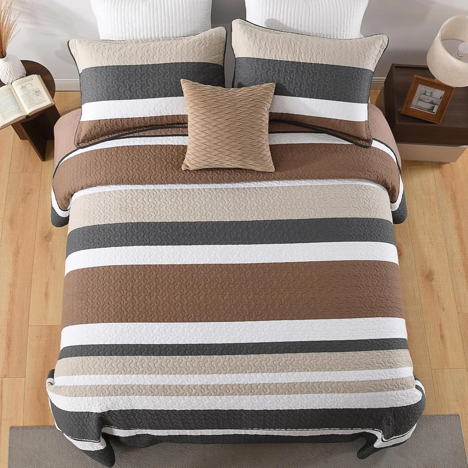 روتختی کینگ سایز بزرگ FineStichery ابعاد 325x305 سانتی متر - ست لحاف راه راه فوق العاده پهن 100% پنبه با روبالشتی، ست روتختی لحافی نرم و سبک وزن، مناسب تمام فصول، زغالی/قهوه ای/بژ روتختی کینگ سایز بزرگ FineStichery ابعاد 325x305 سانتی متر - ست لحاف راه راه فوق العاده پهن 100% پنبه با روبالشتی، ست روتختی لحافی نرم و سبک وزن، مناسب تمام فصول، زغالی/قهوه ای/بژ