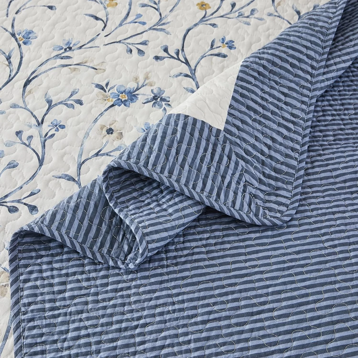 Bedduvit Blue Floral Oversized King Bedspread Set - 100% Cotton 120"x120" Extra Large Quilts King Size, Farmhouse Botanical Bedspreads Coverlet, All Season Lightweight Quilt, 3pcs, Blue/White/Yellow