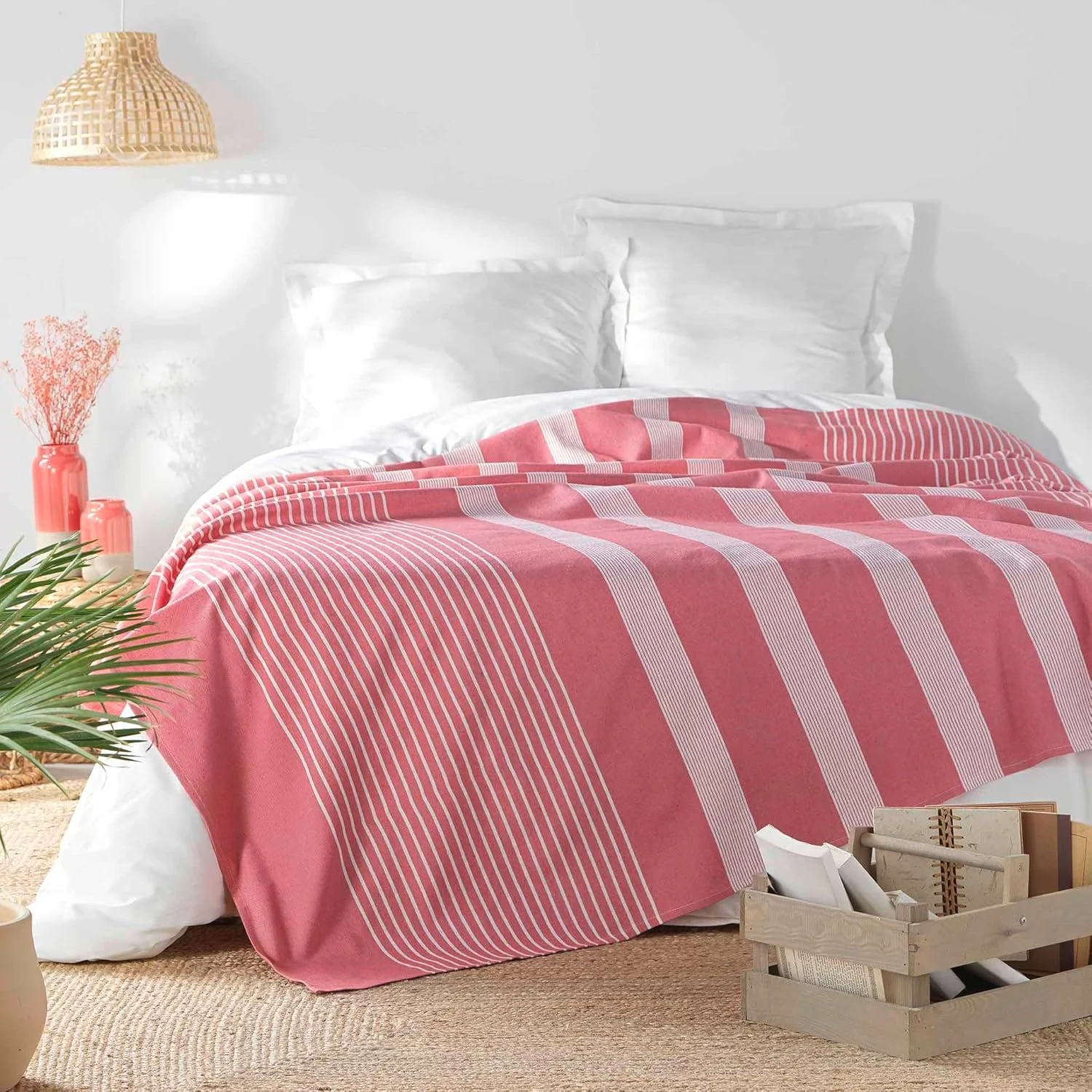 روتختی بافتنی نخی و پلی استر صورتی Adele Douceur d'Intérieur (240 x 260 سانتی متر) روتختی بافتنی نخی و پلی استر صورتی Adele Douceur d'Intérieur (240 x 260 سانتی متر)