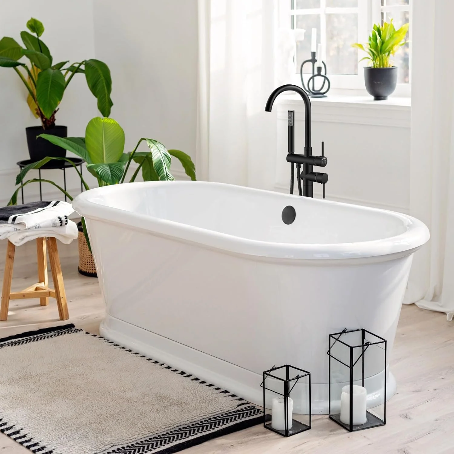 شیر وان حمام ایستاده مشکی مات گوتونوو، پرکننده وان با دوش دستی، شیرآلات برنجی با جریان بالا و خروجی چرخان