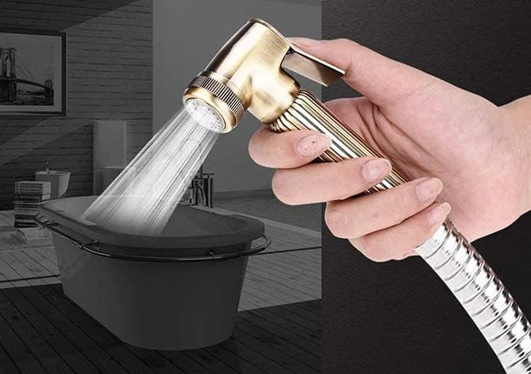 اسپری دوش دستی بیده Puri Pro - سر دوش توالت قابل حمل شطاف حمام - ساخت ایتالیا (طلایی) اسپری دوش دستی بیده Puri Pro - سر دوش توالت قابل حمل شطاف حمام - ساخت ایتالیا (طلایی)