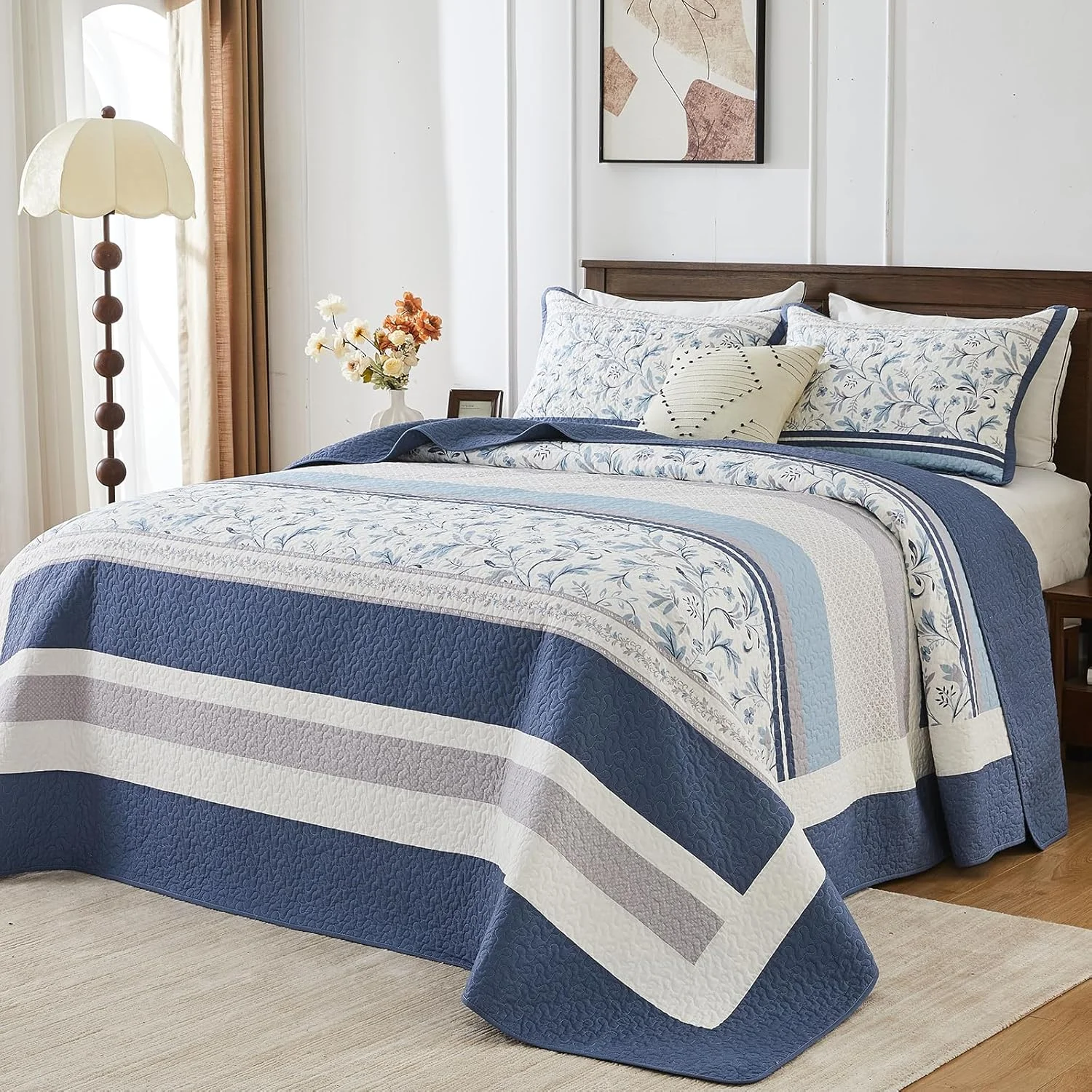 روتختی راه راه آبی EWlinens سایز کوئین بزرگ - 100% پنبه 259x305 سانتی متر، ست ملحفه لحاف کوئین بزرگ، لحاف سبک وزن طرح گلدار خانه روستایی سفید مناسب تمام فصول، 3 تکه