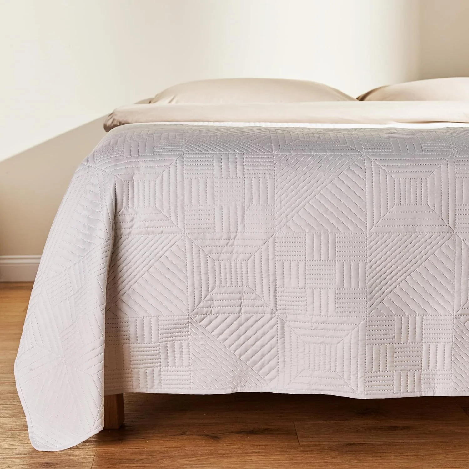 رو تختی ESSEX، ابعاد ۱۷۰ در ۲۱۰ سانتی متر، ایده آل برای اتاق خواب، روانداز تخت نرم و راحت، طرح مدرن - بژ مدرن