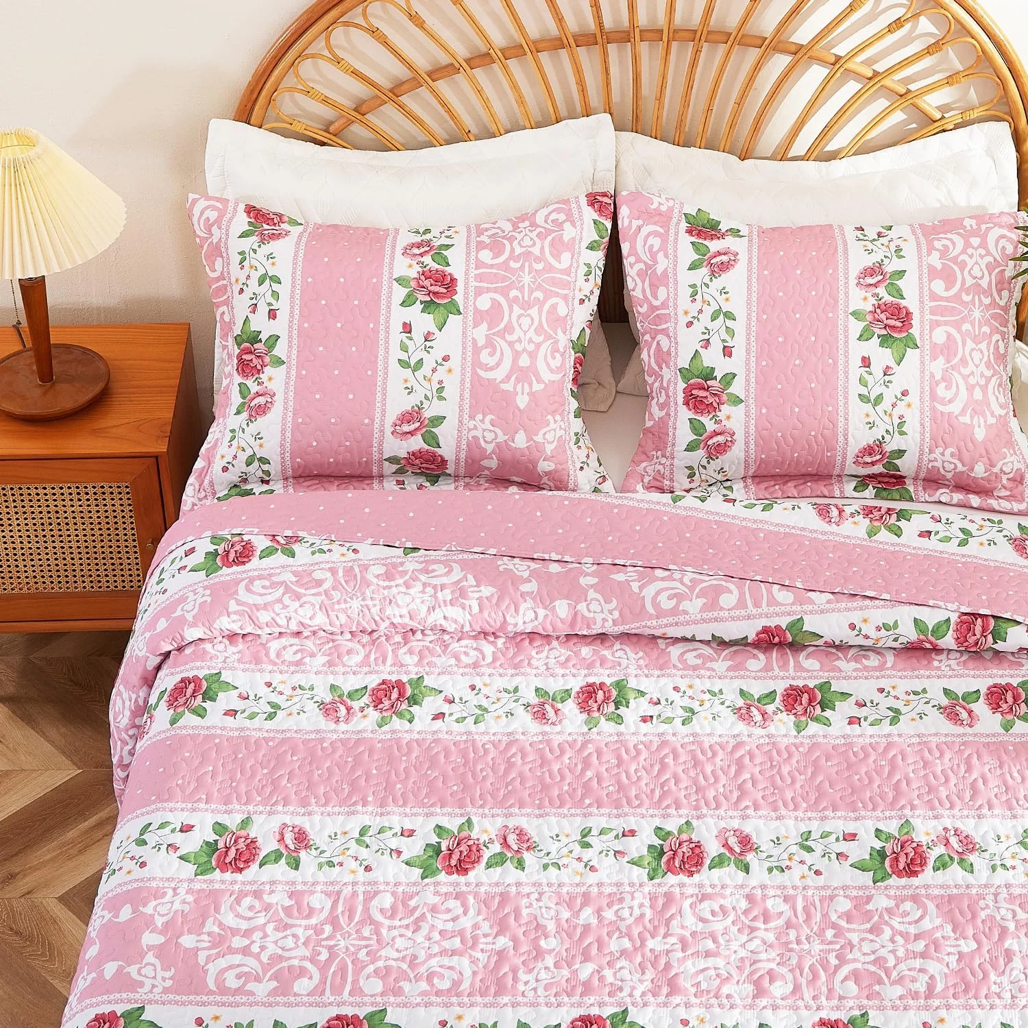 ست لحاف گلدار EVENHUG سایز کوئین 3 تکه، ست ملحفه صورتی، دو رو، همراه با 2 روبالشتی، روتختی سبک و نرم مناسب تمام فصول (270x244 سانتی متر، صورتی)