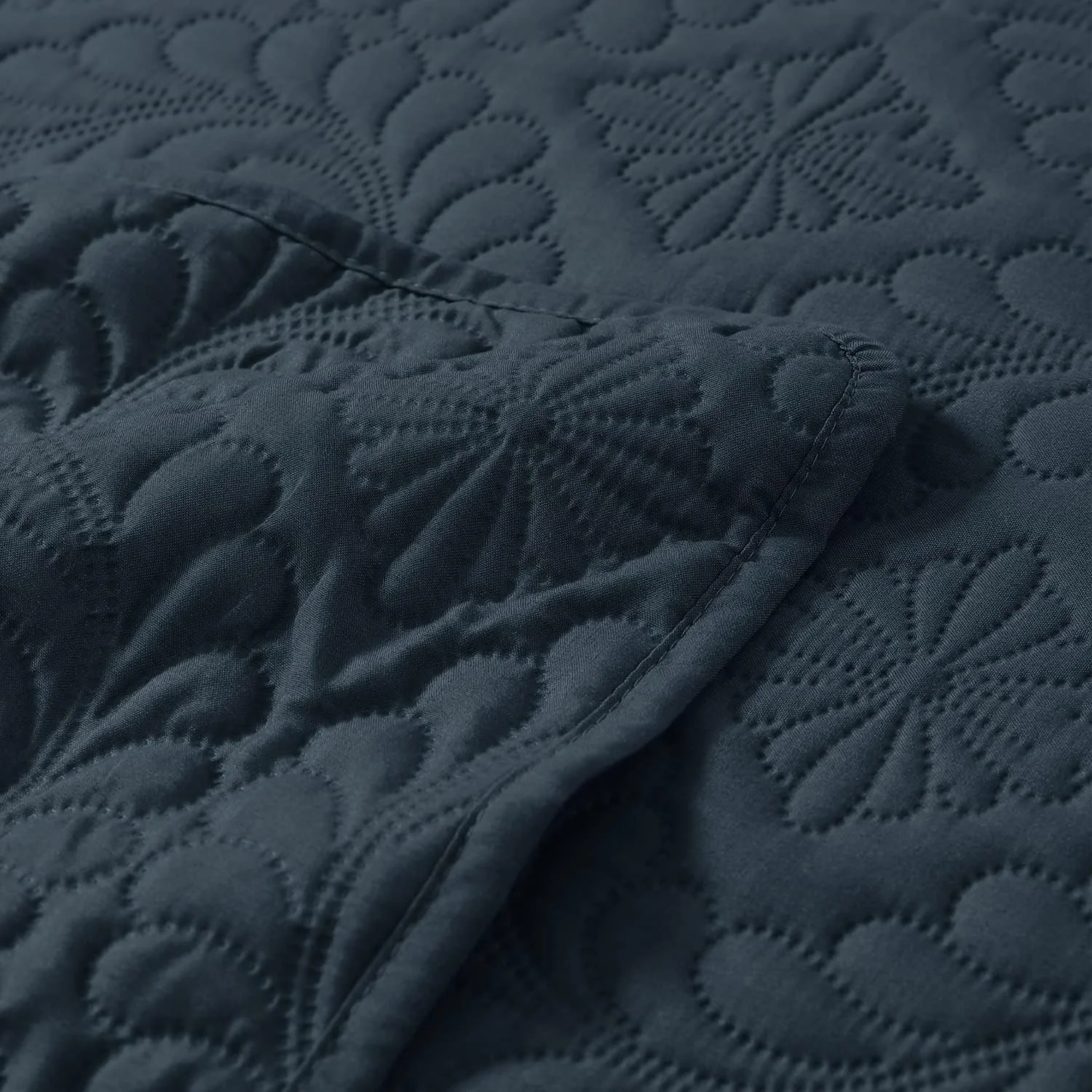 ست لحاف EXQ Home سایز کویین/کامل، سرمه ای، 3 تکه، لحاف سبک و نرم، طرح گندم مدرن (1 لحاف، 2 روبالشتی) ست لحاف EXQ Home سایز کویین/کامل، سرمه ای، 3 تکه، لحاف سبک و نرم، طرح گندم مدرن (1 لحاف، 2 روبالشتی)