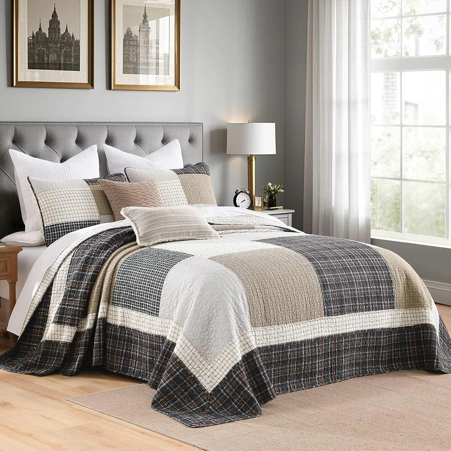 روتختی بزرگ فاین استیچری 305x259 سانتی متر، ست روتختی لحافی تکه دوزی 100% پنبه ای کوئین همراه با روبالشتی، روکش لحافی سبک وزن طرح خانه روستایی، قهوه ای/بژ/خاکستری