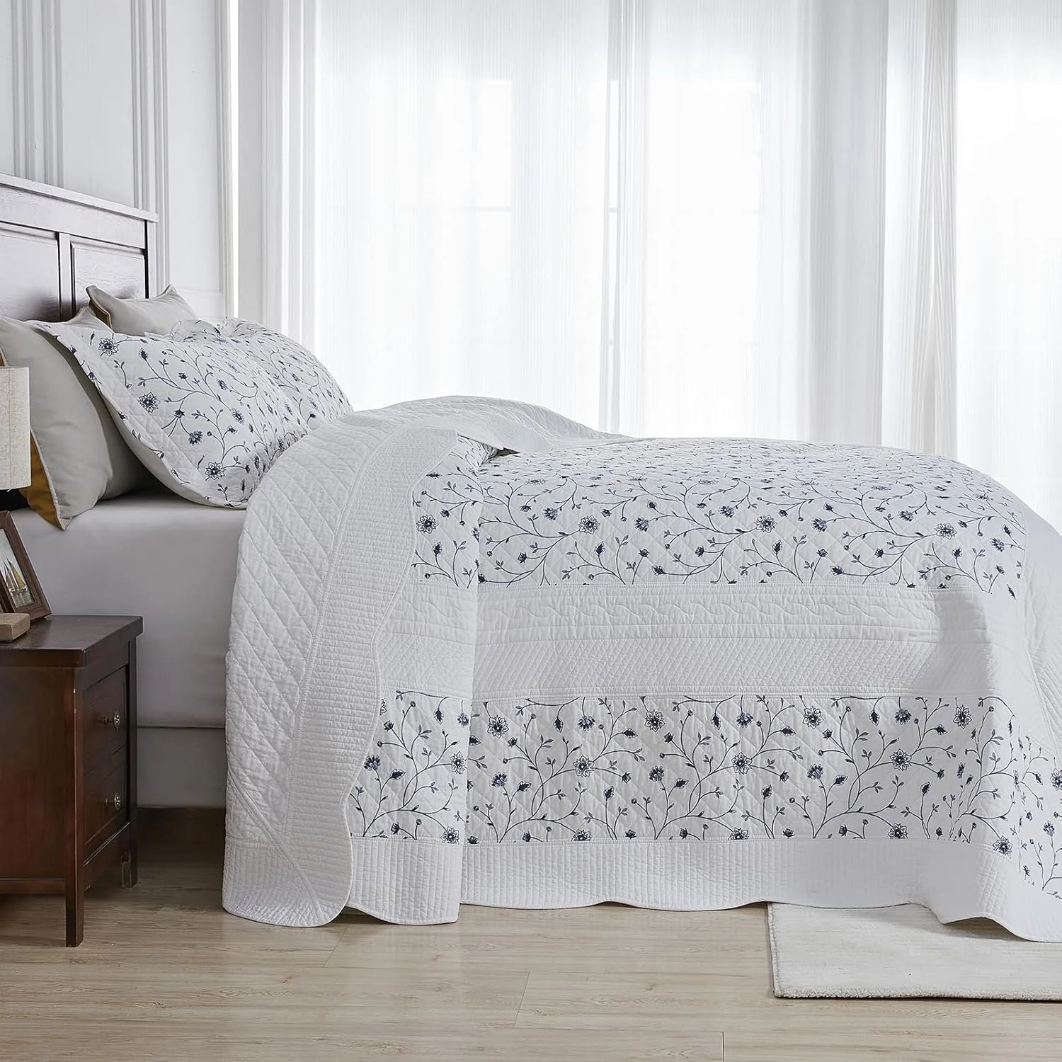 روتختی گلدار فاین استیچری سایز کینگ، لحاف روتختی بزرگ 305x305، ست روتختی 100% پنبه آبی و سفید با روبالشتی، لحاف نازک سبک وزن و نرم، 3 تکه روتختی گلدار فاین استیچری سایز کینگ، لحاف روتختی بزرگ 305x305، ست روتختی 100% پنبه آبی و سفید با روبالشتی، لحاف نازک سبک وزن و نرم، 3 تکه