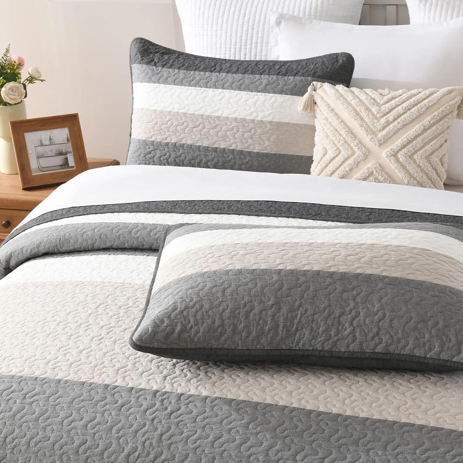 روتختی کوئین سایز بزرگ پنبه‌ای 100% فینلونته، 259x305 سانتی‌متر، لحاف فوق‌العاده بزرگ، روتختی راه‌راه مدرن، لحاف سبک وزن دو رو، 3 تکه، خاکستری/سفید