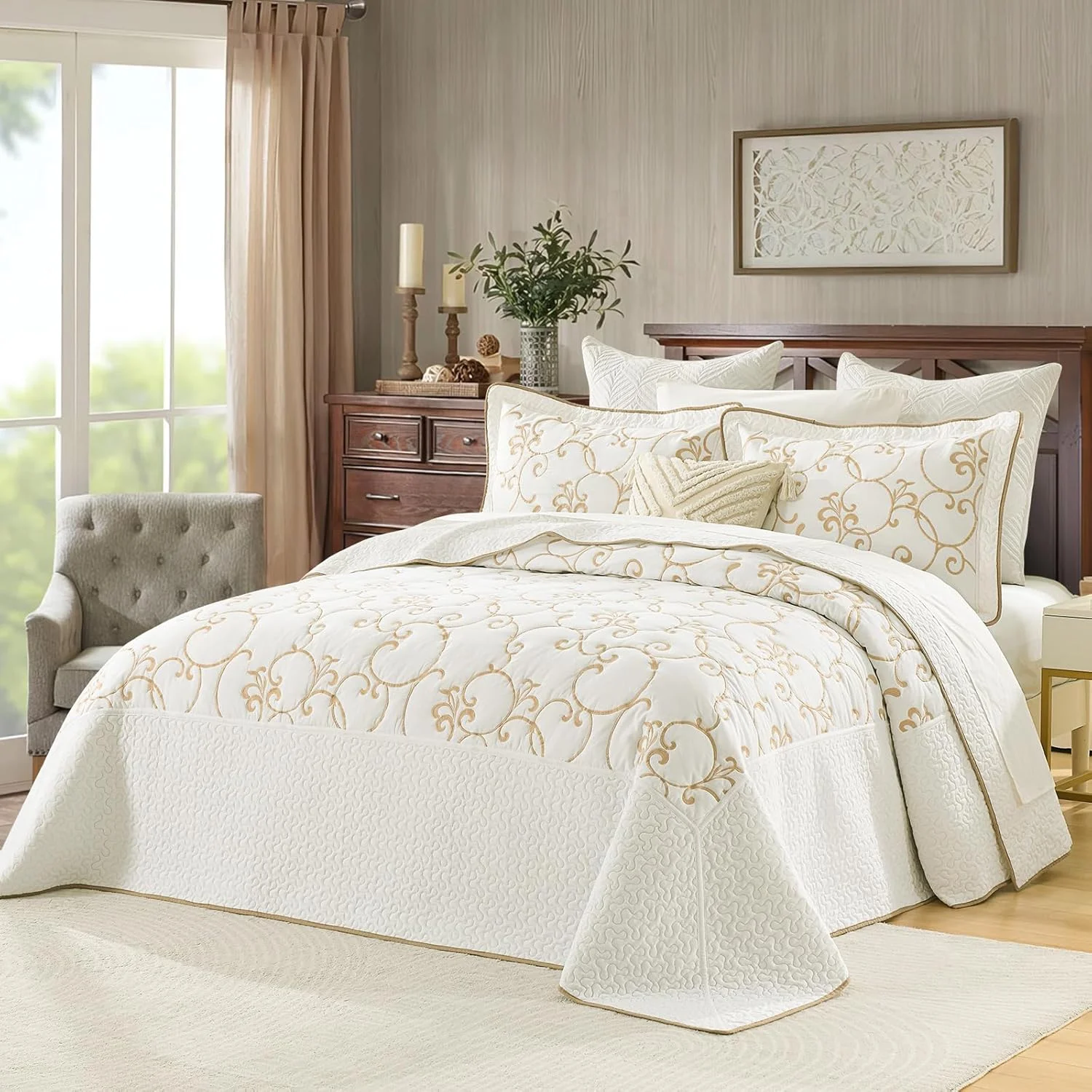 روتختی کینگ سایز بزرگ Finlonte، 325x305 سانتی متر - روتختی لحافی کالیفرنیا کینگ با گلدوزی 100% پنبه ای طرح تاک، رو تختی کرم مایل به سفید (عاجی) طرح تاک طلایی، لحاف سبک وزن فوق العاده بزرگ به همراه 2 روبالشی