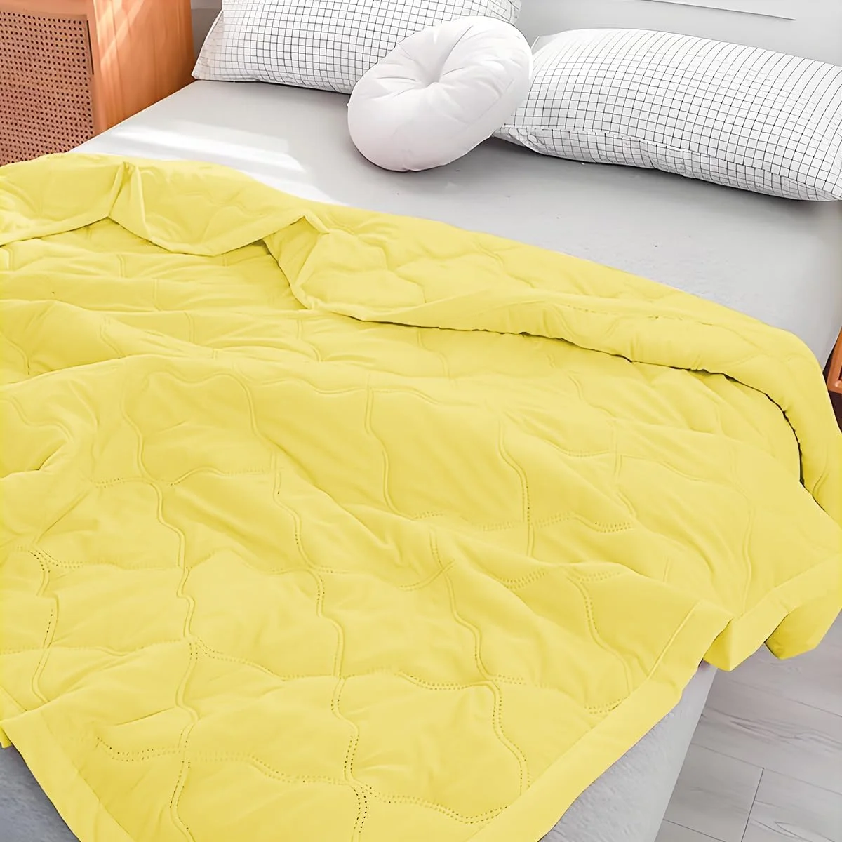 روتختی لحافی دات‌بای-شاپ مناسب سایز سوپر کینگ، 200x230 سانتی‌متر، رو تختی زرد رنگ، لحافی، نرم، سبک وزن، دو رو، پتوی مبل مناسب تمام فصول