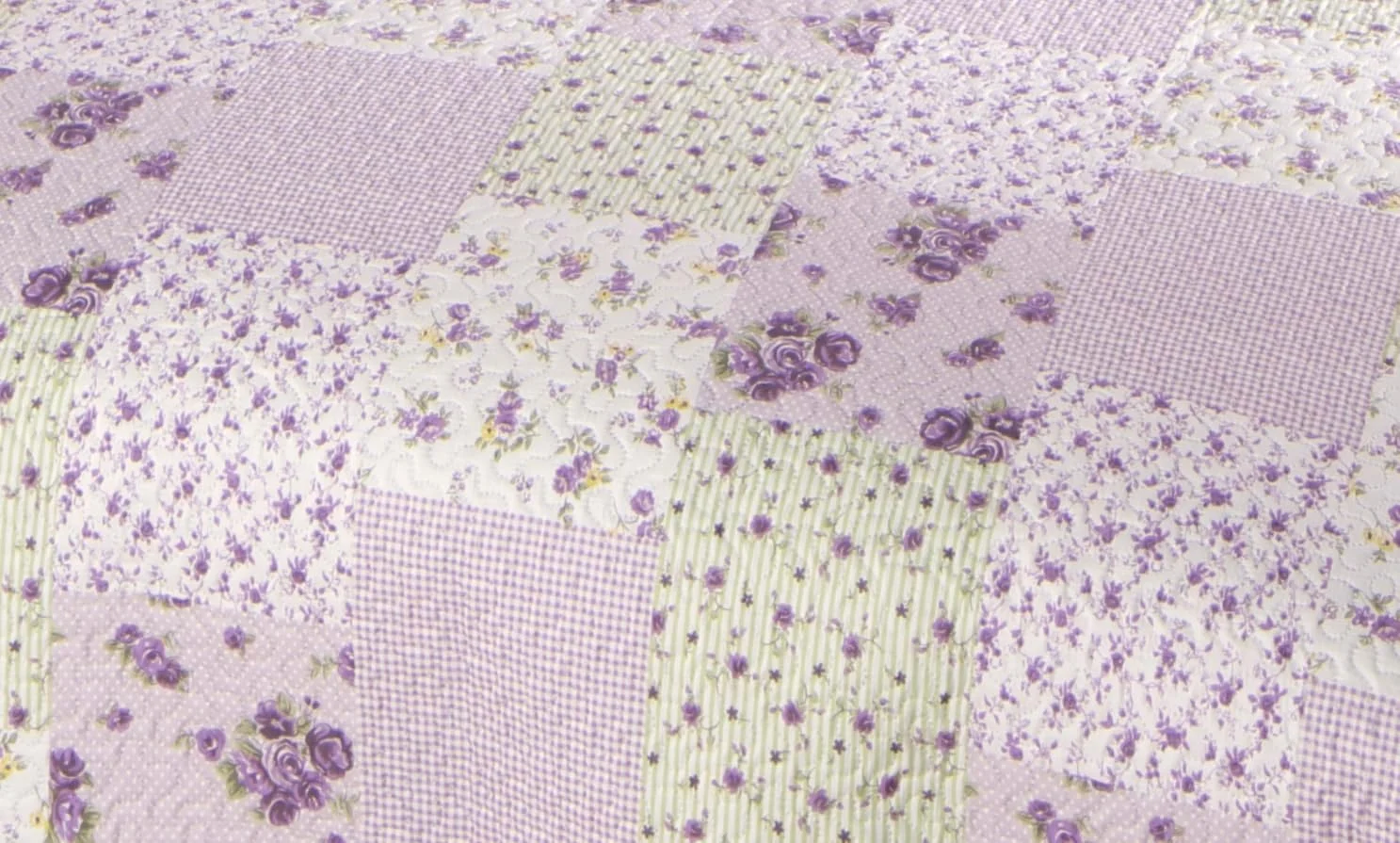 رو تختی طرح تکه دوزی دلیندو لایف استایل، پتو با طرح گل رز بنفش به سبک خانه روستایی، روانداز تخت با طرح تکه دوزی 220 در 240 سانتی متر