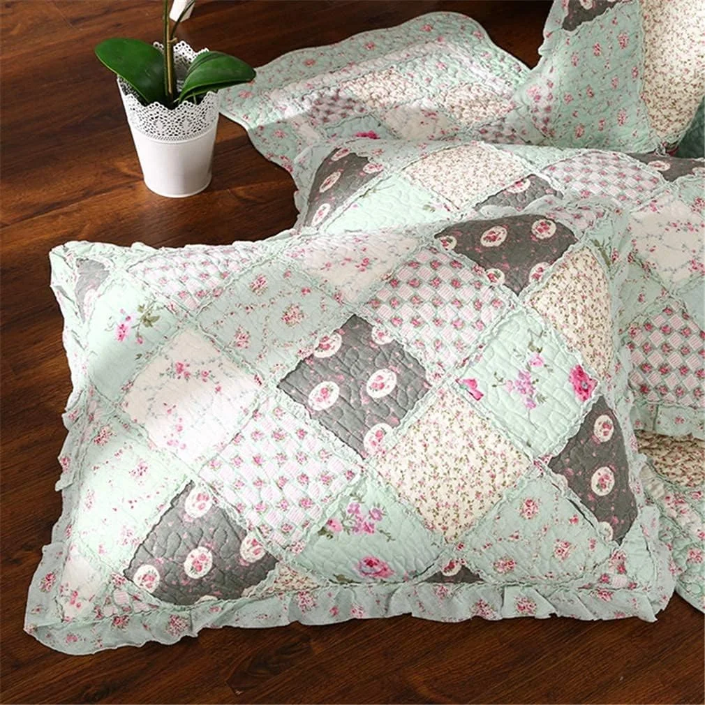 روتختی تکه دوزی دست دوز 3 تکه شامل روتختی 220X240 سانتی متر و 2 روبالشی 50X70 سانتی متر، ملحفه نخی نرم و راحت