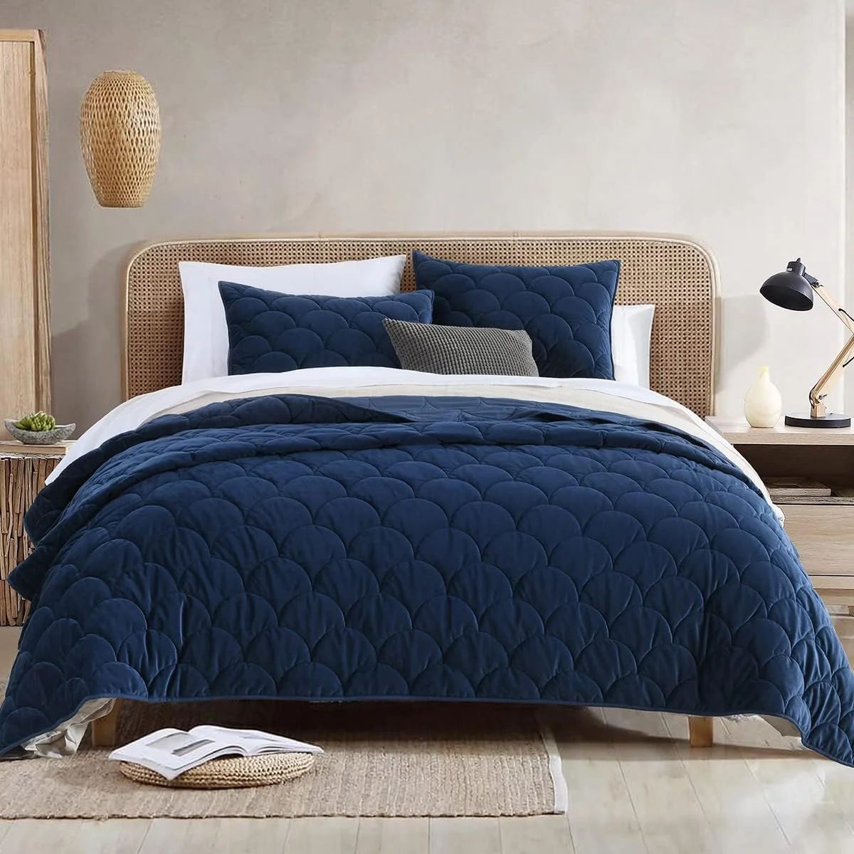 ست لحاف مخملی هوری‌موت هوم سایز کینگ، ست لحاف مخملی لوکس سرمه‌ای 3 تکه، ست روتختی نرم و گرم با 2 روبالشی، روتختی لحاف‌دوزی شده با طرح هندسی مناسب تمام فصول