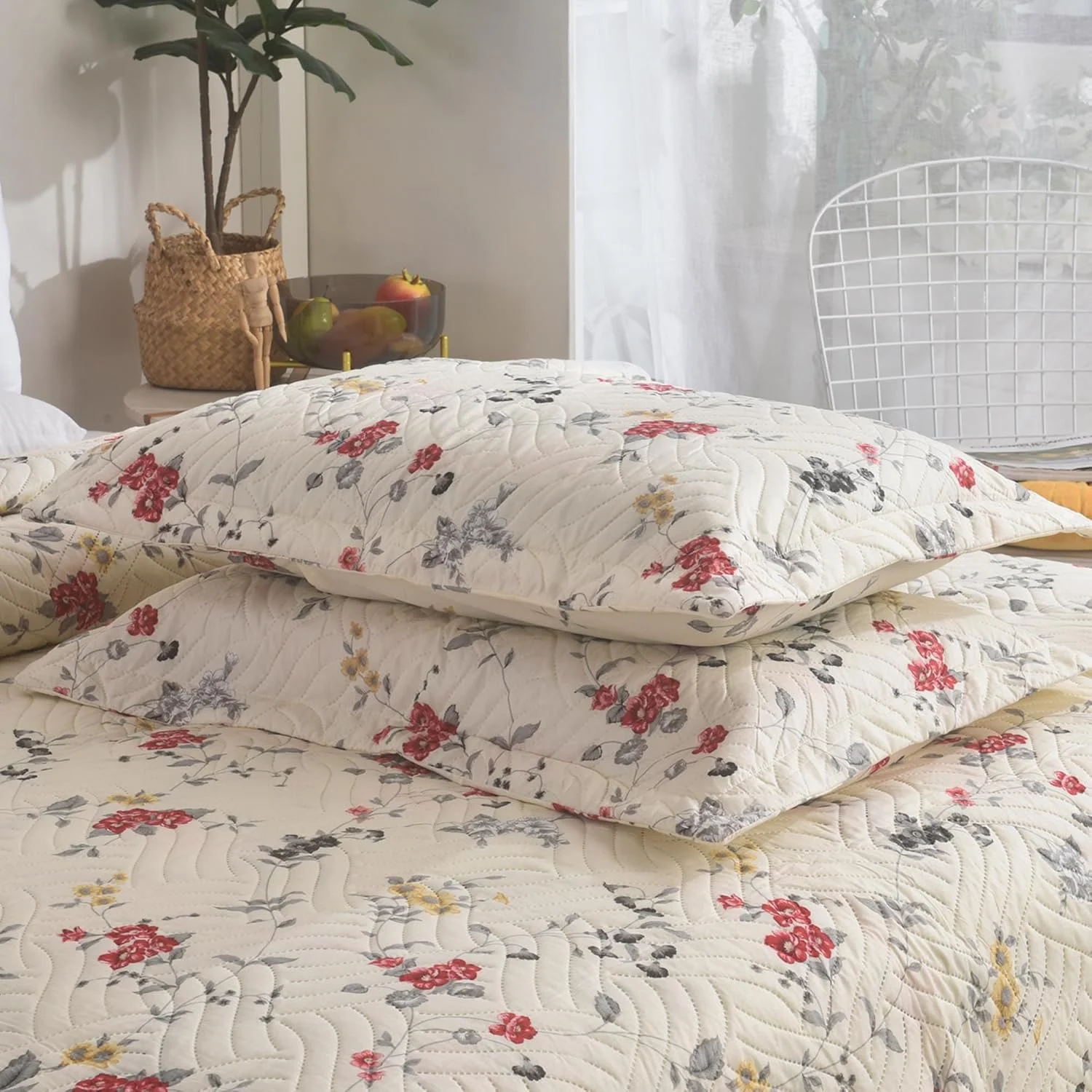 روتختی تکه دوزی سه تکه هادی لندن با 2 روبالشتی | طرح گلدار دو رو | لحاف سبک و راحت | مناسب برای تخت های دو نفره و کینگ سایز 220x240 سانتی متر | 30 طرح منحصر به فرد (MILAN-106)